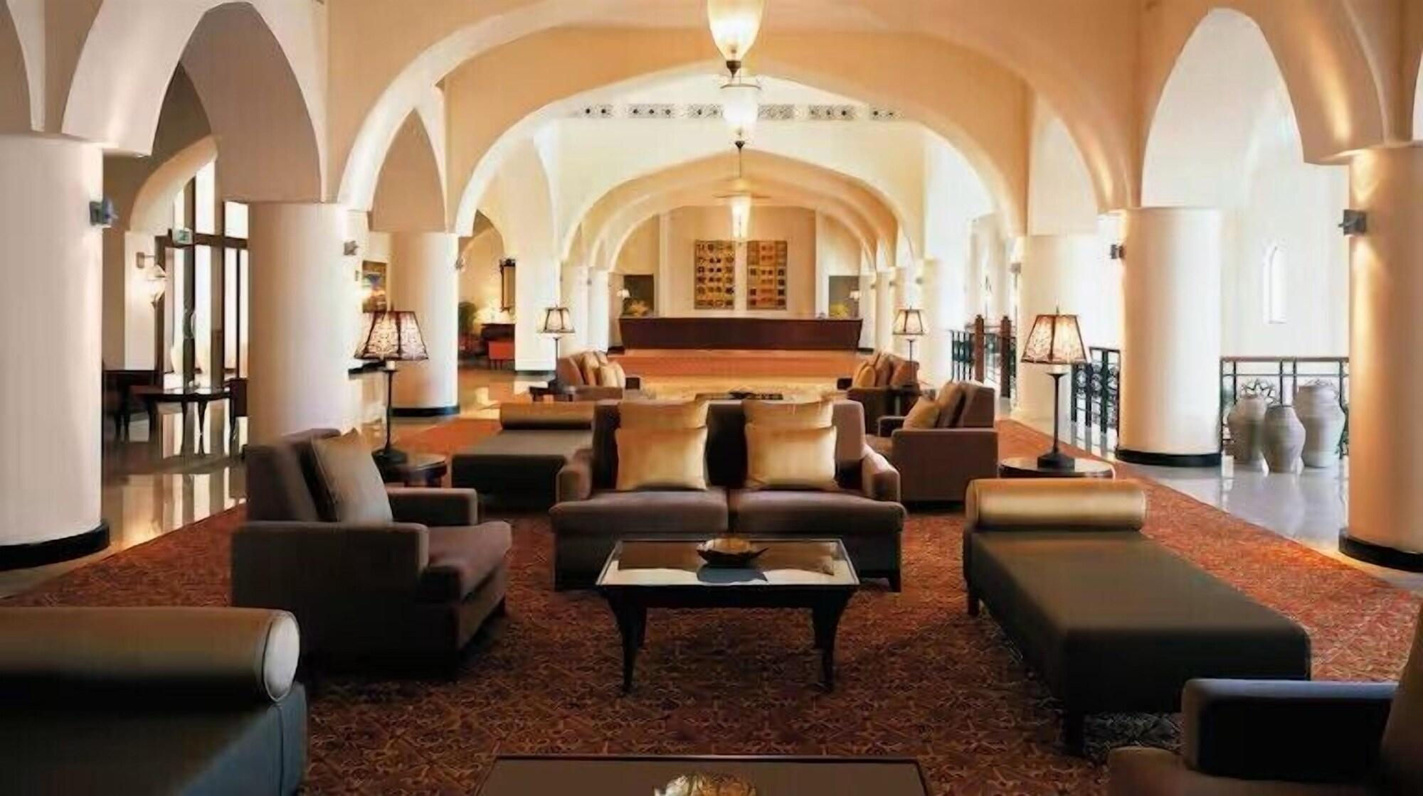 Vista Lobby Doubletree By Hilton Muscat Al Waha