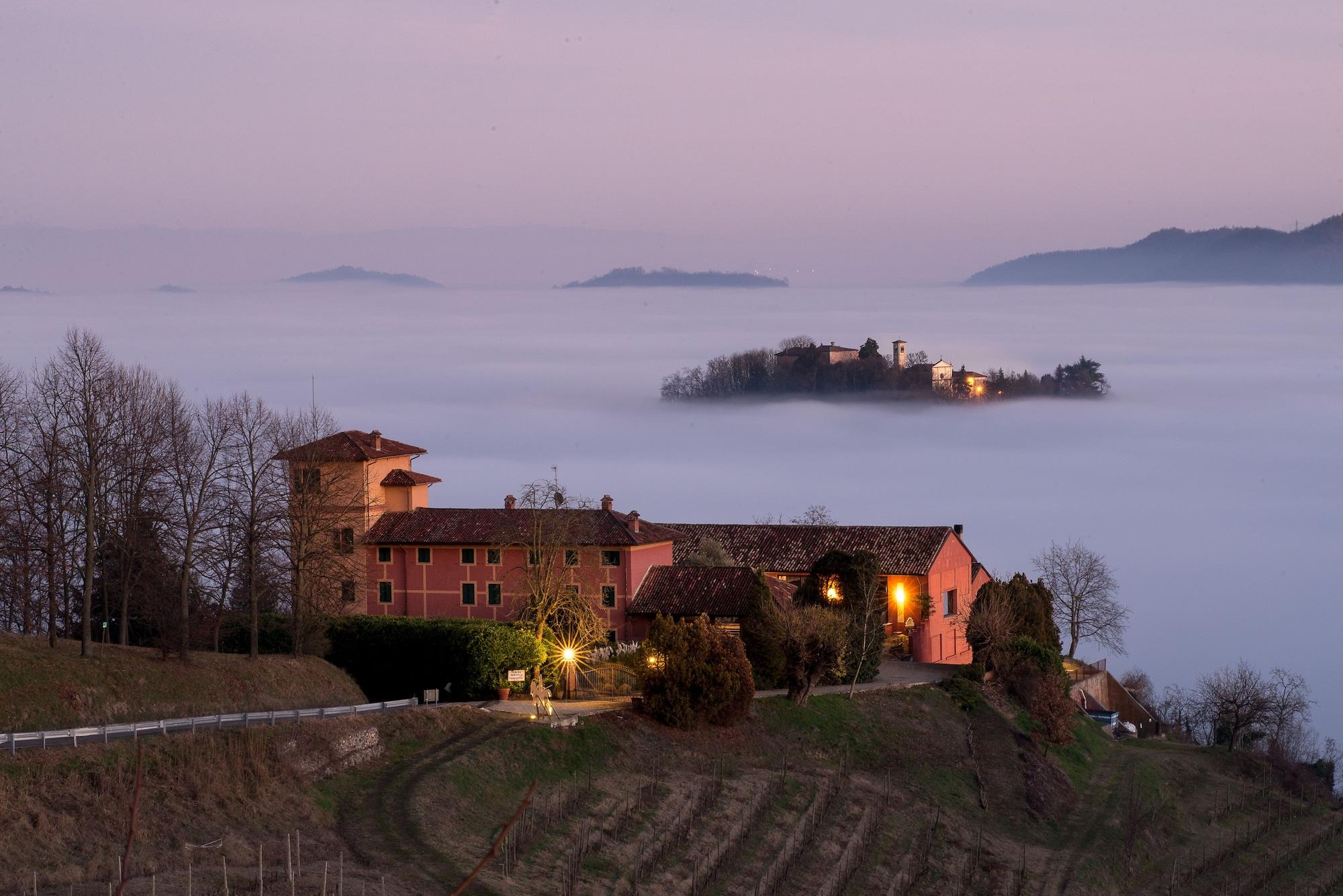Varios Tenuta Tenaglia