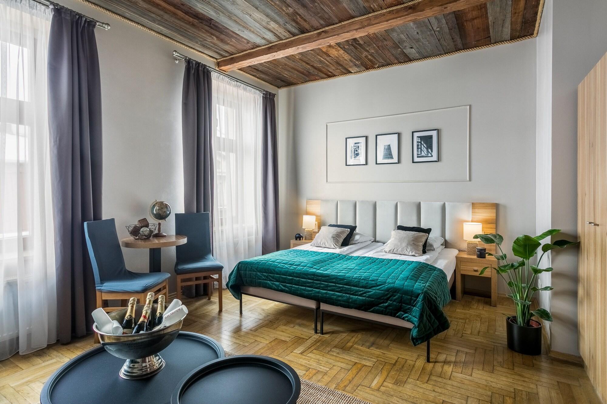 Varios Aparthotel Pergamin