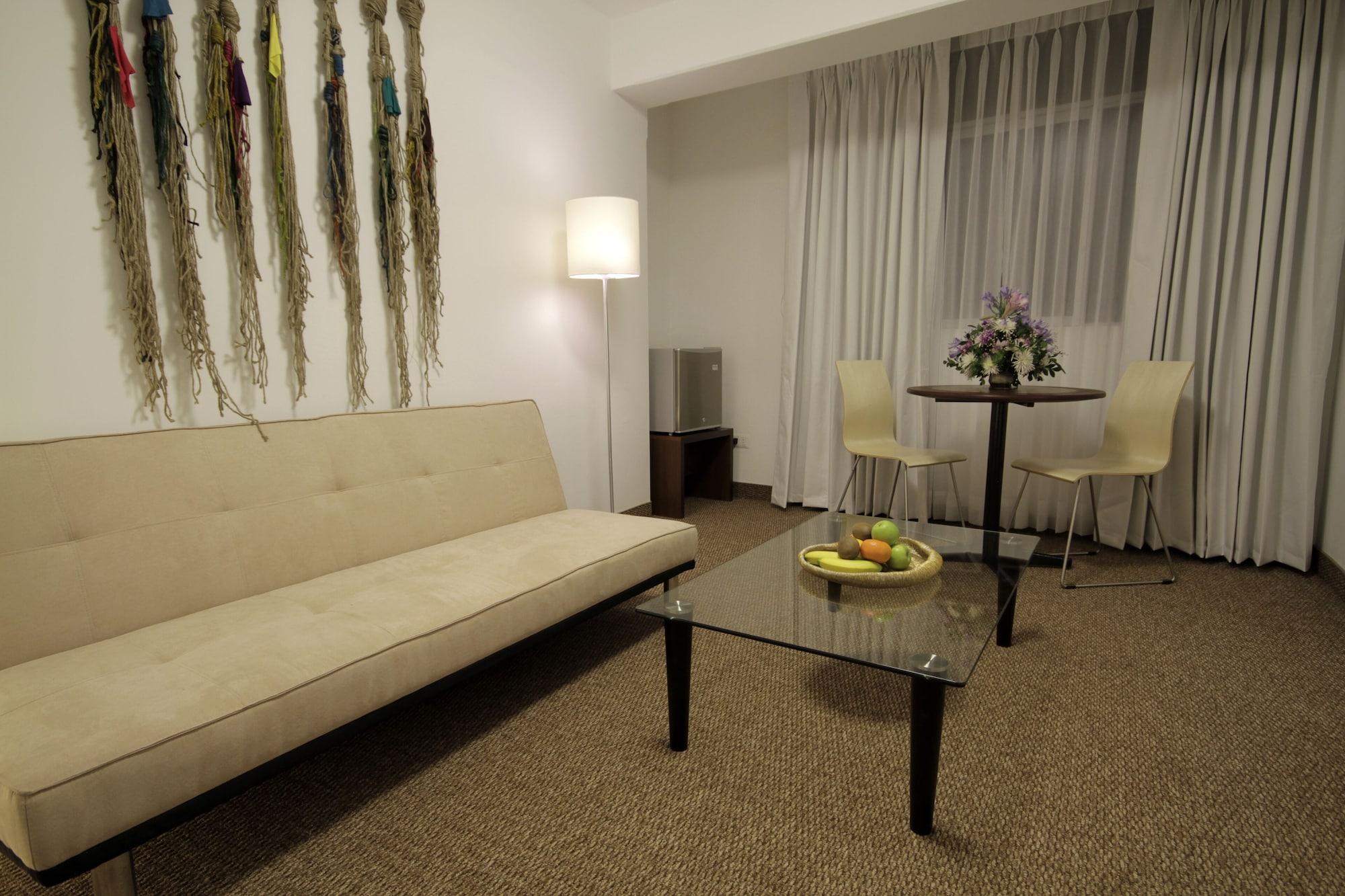 Equipamiento de Habitación Tierra Viva Puno Plaza