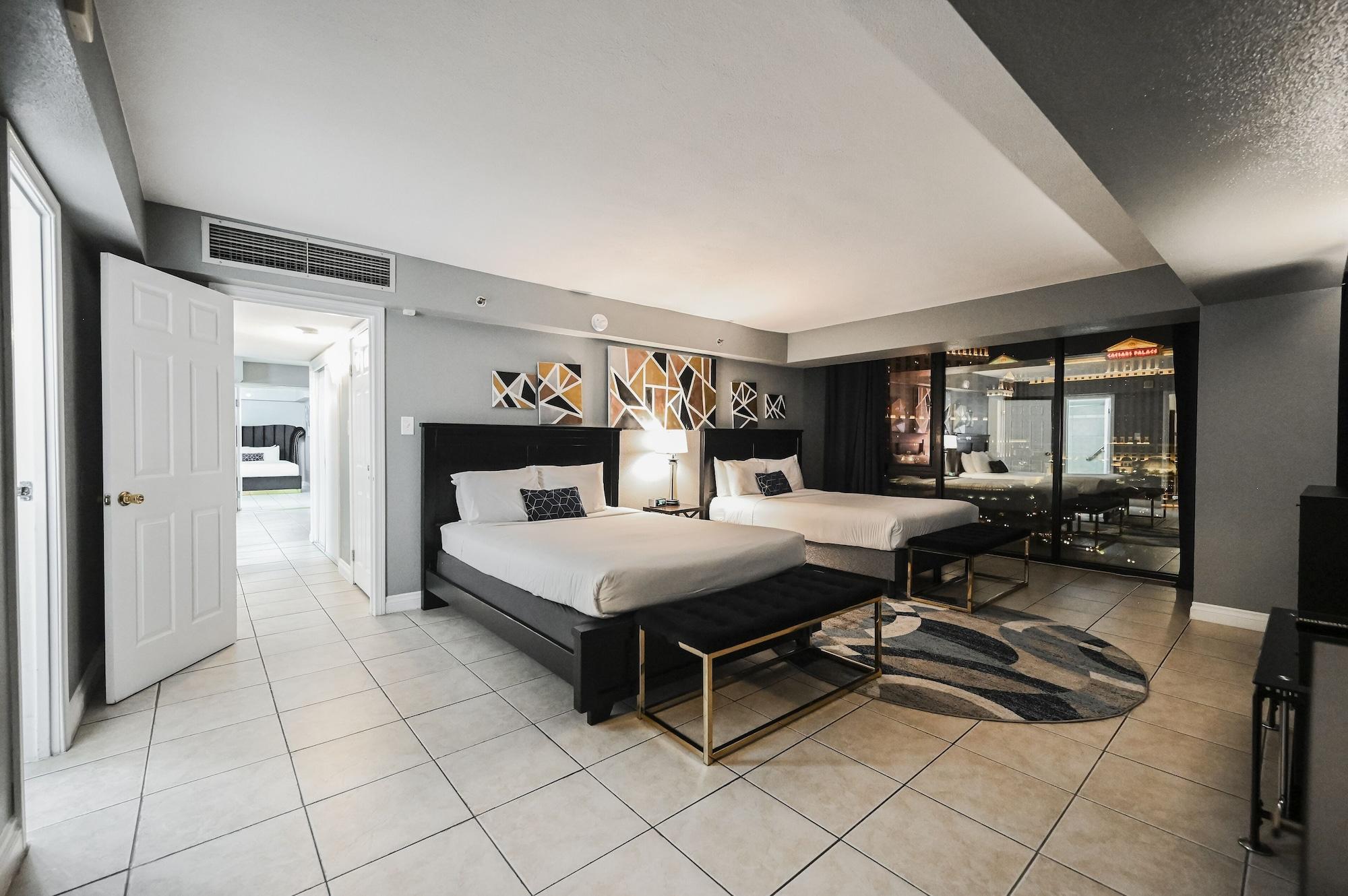 Habitación StripViewSuites at Jockey Club