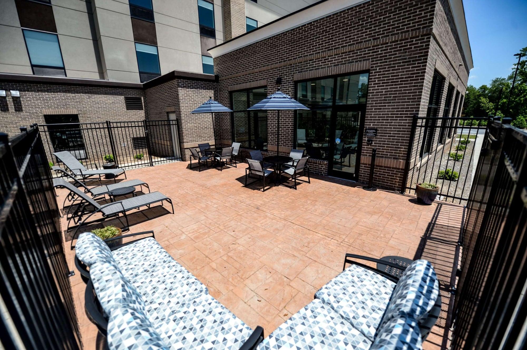 Vista Exterior Hampton Inn & Suites Lenoir