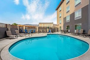 Alojamiento - La Quinta Inn & Suites by Wyndham San Francisco Airport N