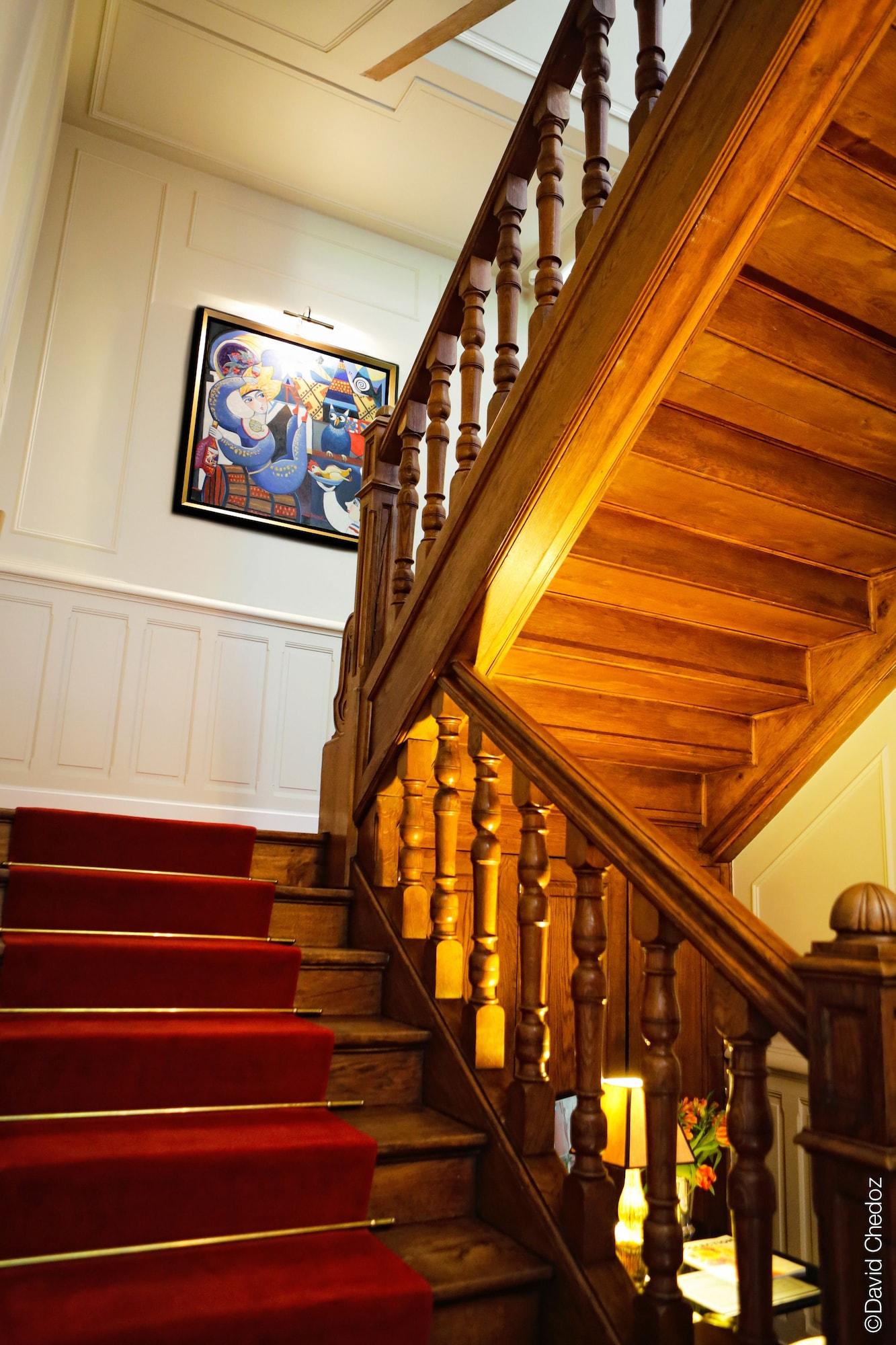 Vista Lobby La Cour Berbisey