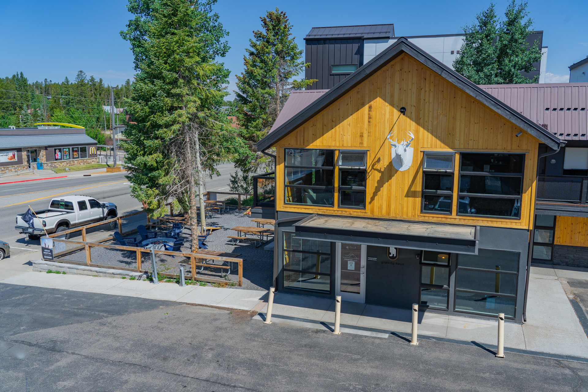 Vista Exterior Gravity Haus Winter Park