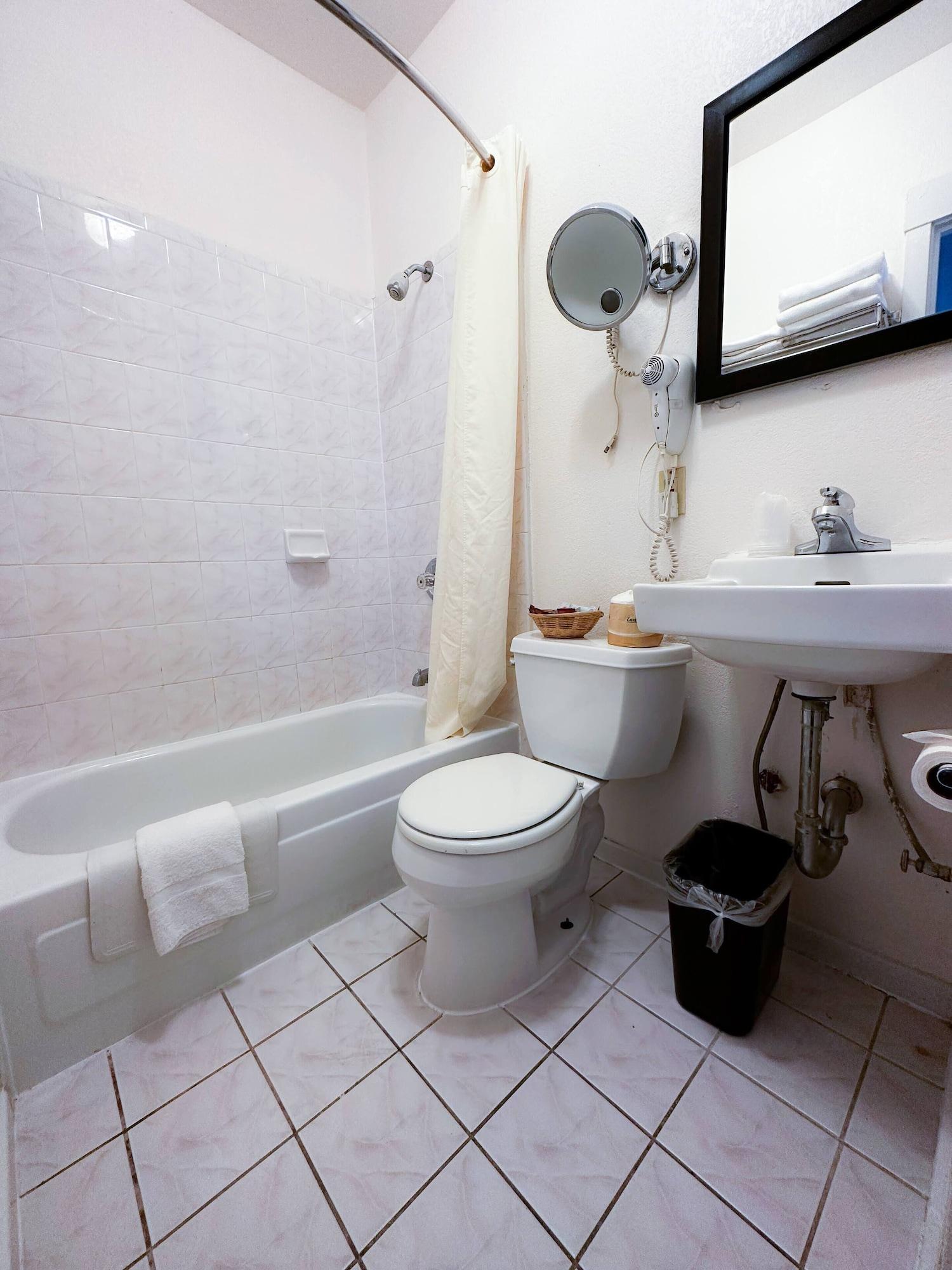 Equipamiento de Habitación Mithila San Francisco, SureStay Collection by Best Western