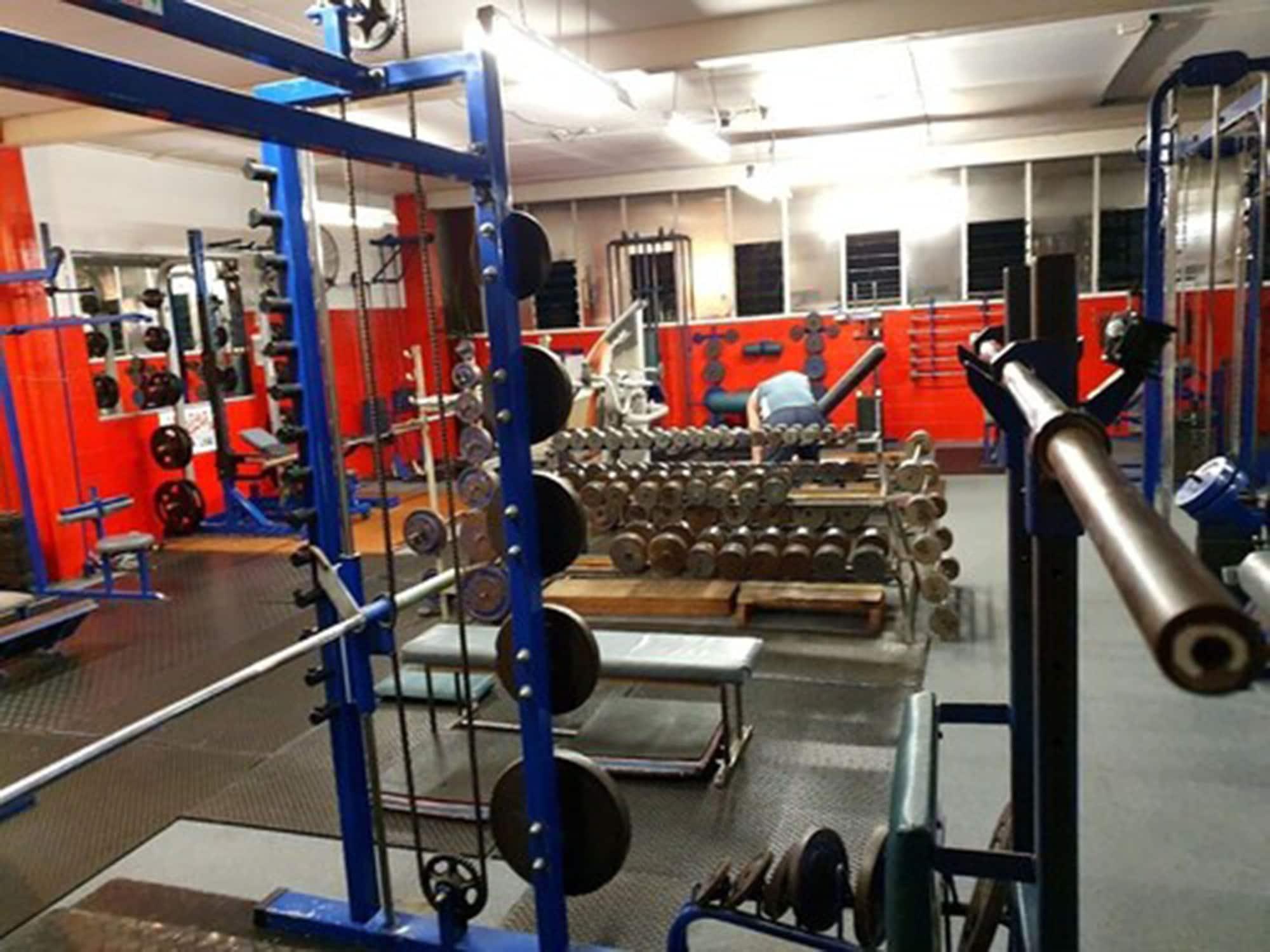 Gimnasio 850 Cameron Motel