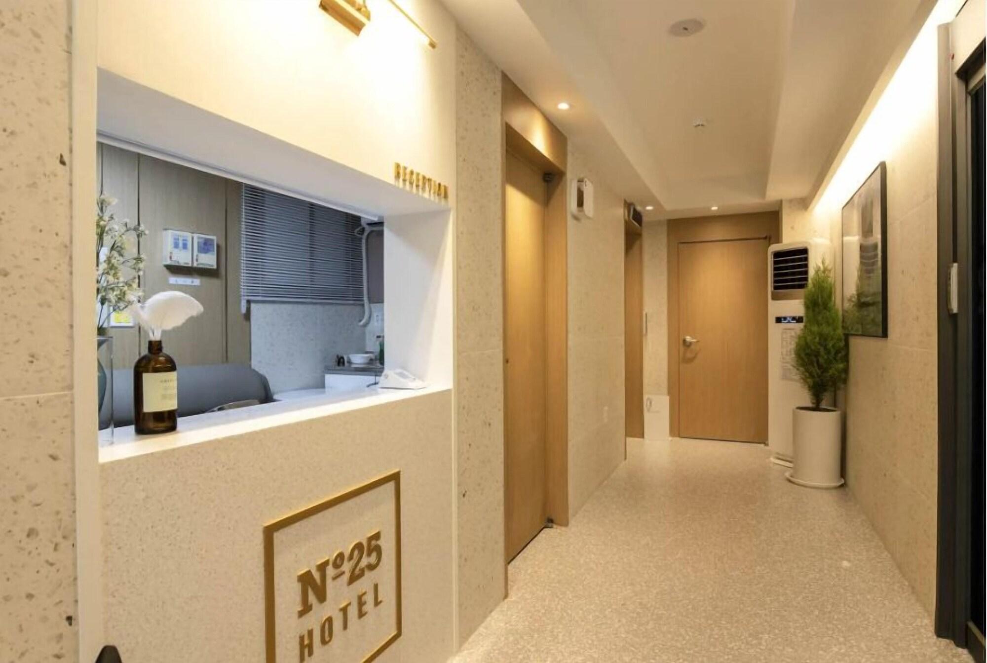 Varios NO.25 Hotel Dongam