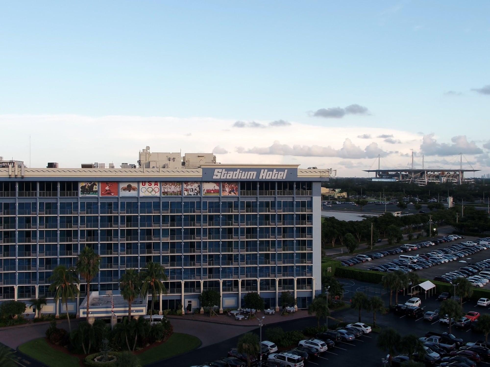 Vista Exterior Stadium Hotel