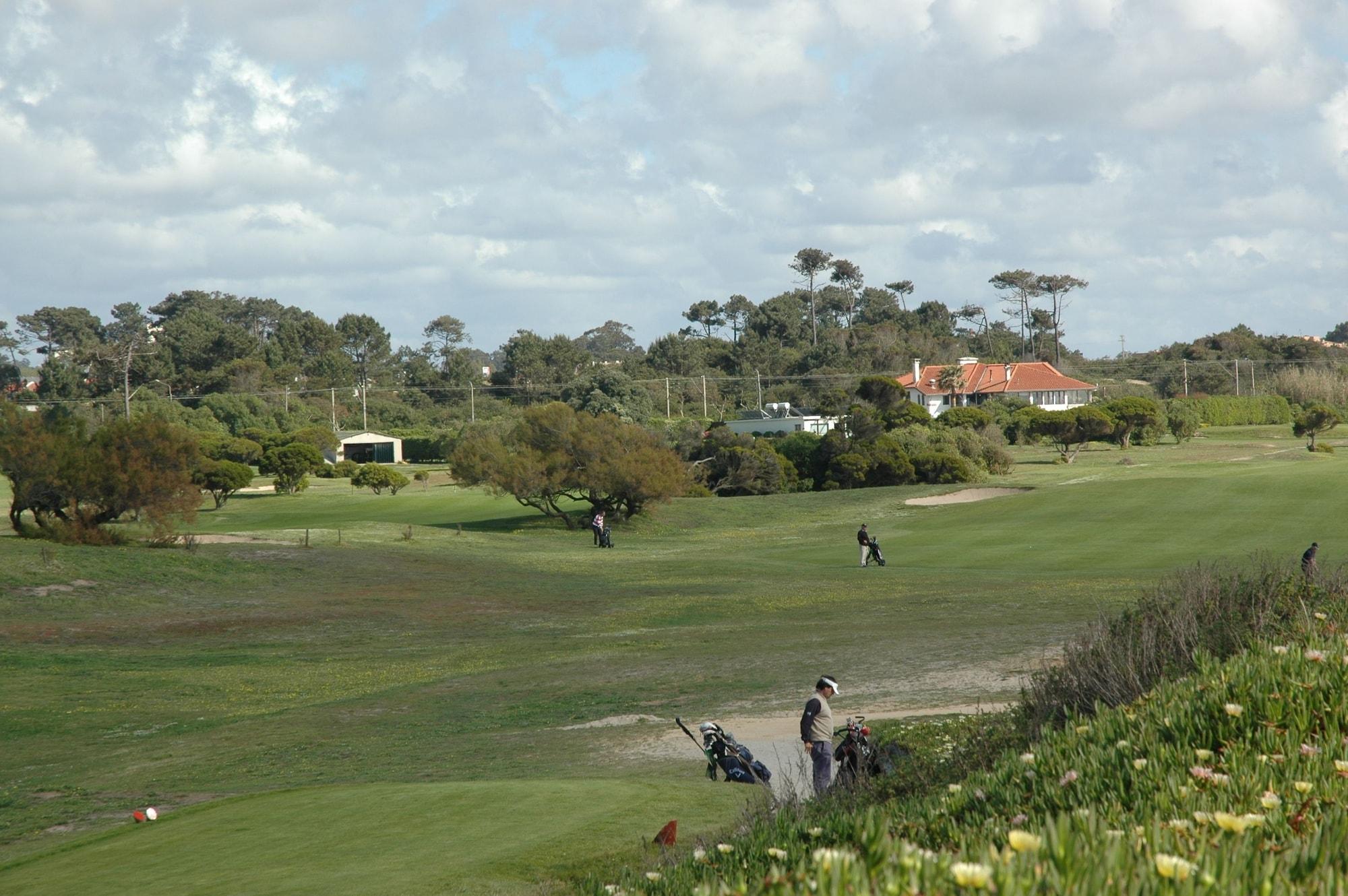 Campo de Golf Roses Village B&B