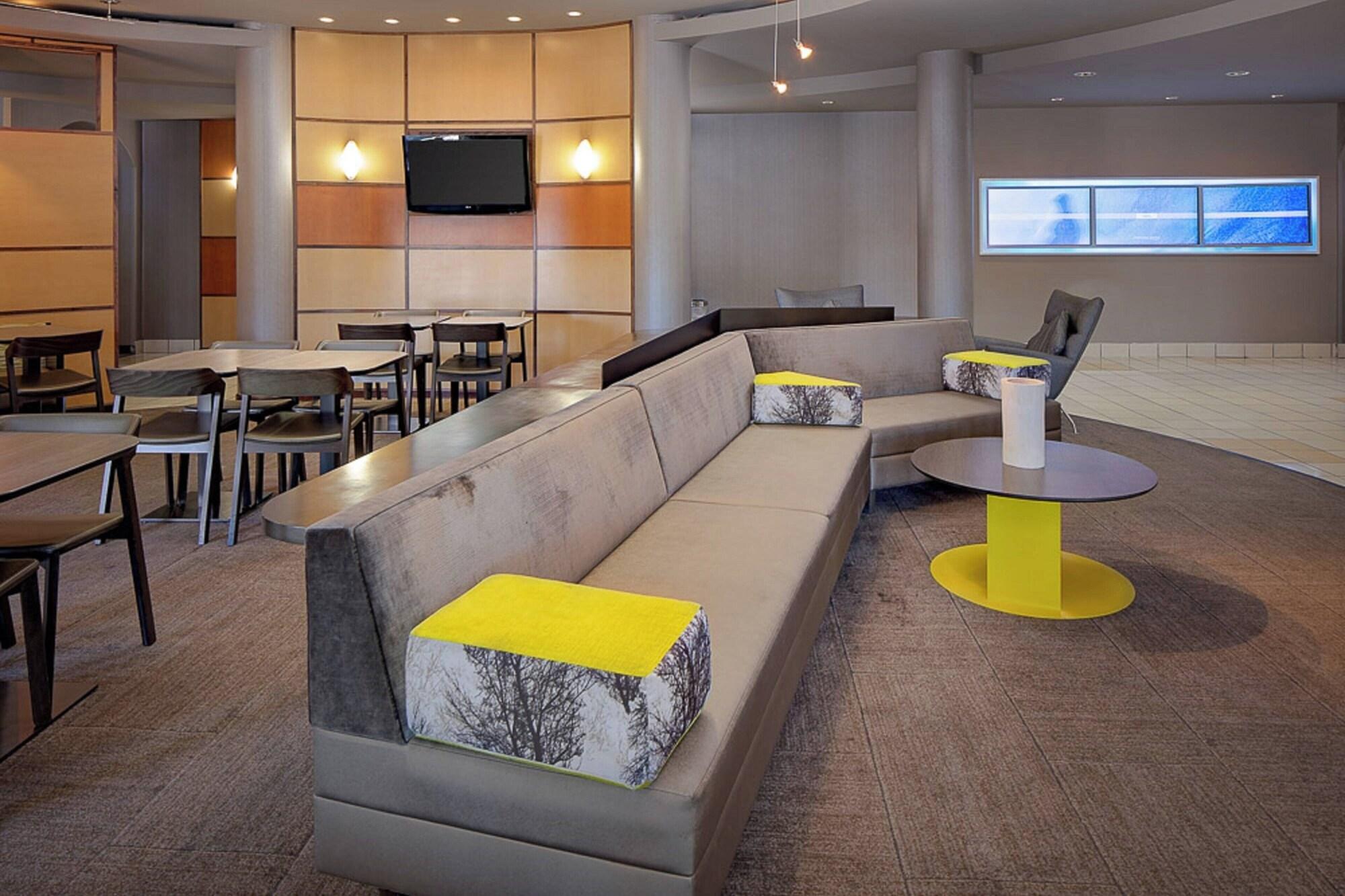 Vista Lobby SpringHill Suites by Marriott El Paso