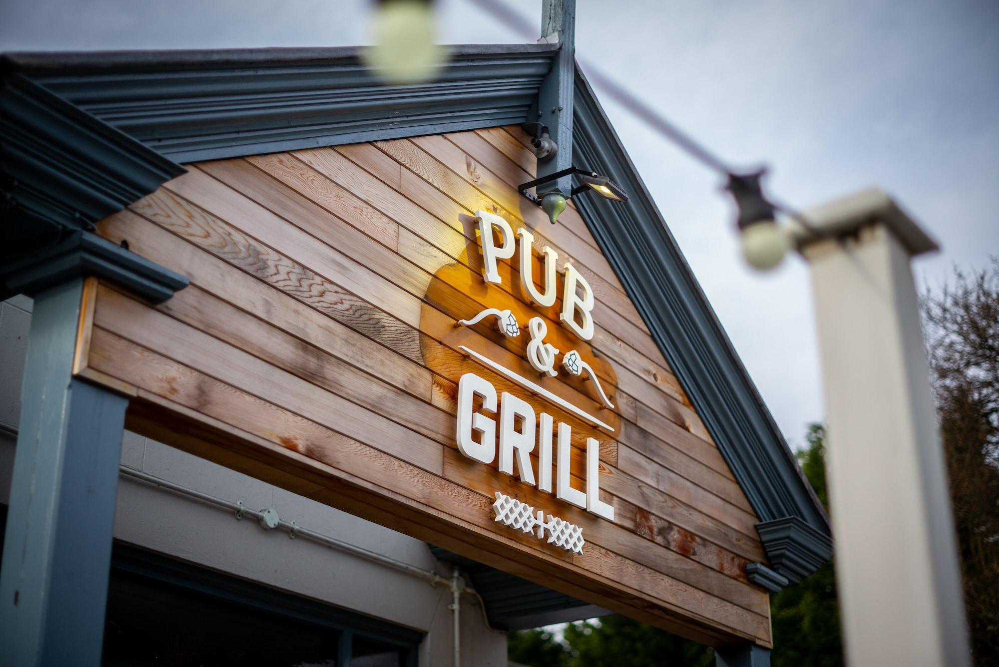 Vista Exterior The Hartwood Hall Hotel by Greene King Inns