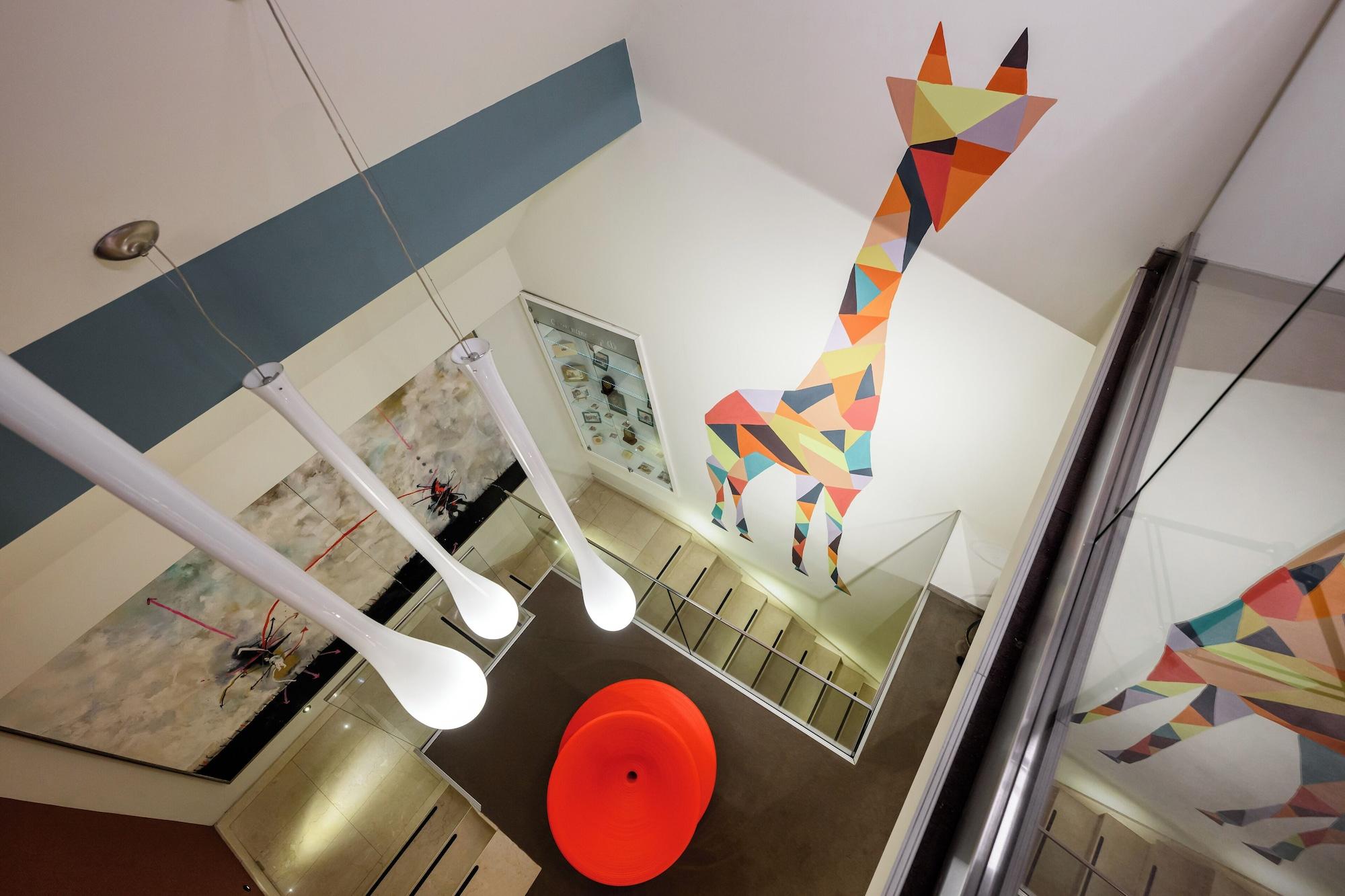 Varios Art Loft Hotel 4*