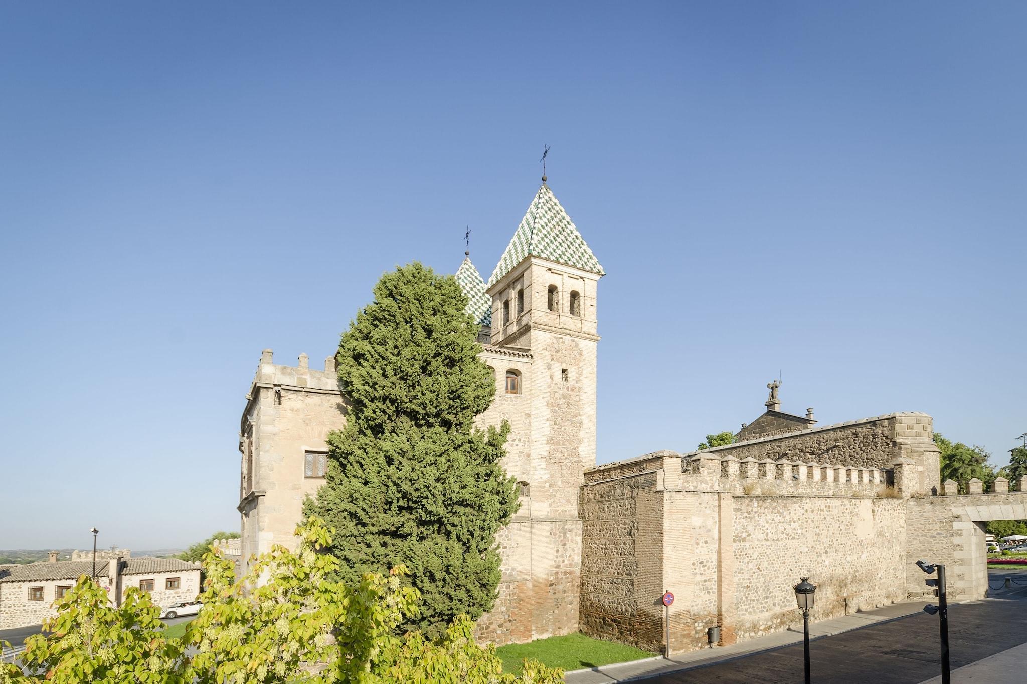 Vista Exterior YIT Puerta Bisagra