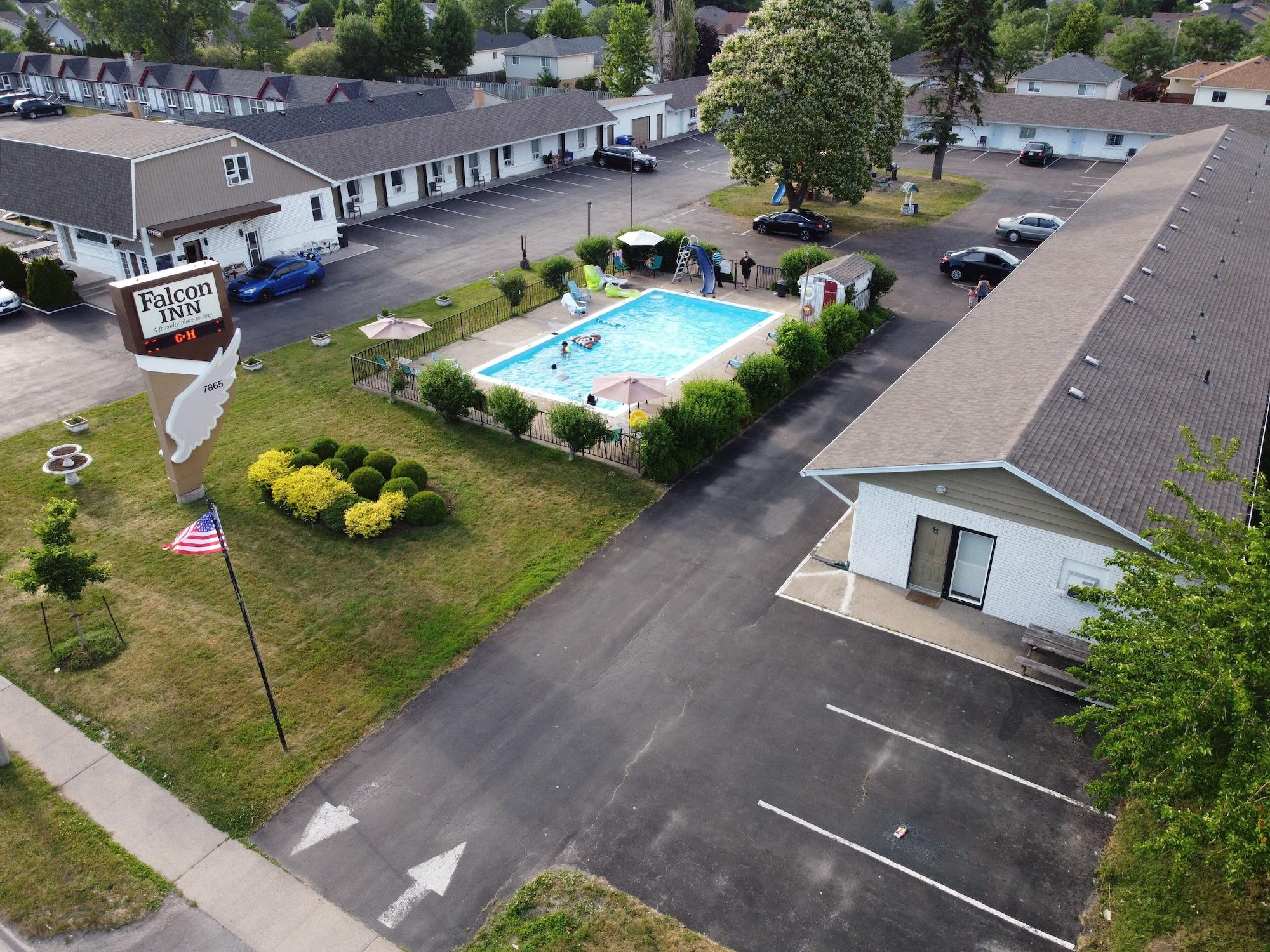 Vista Exterior Falcon Inn