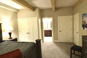 Alquiler Vacacional - Smart Sun Valley location! Year-round heated pool & spa. Walk to town & lifts.