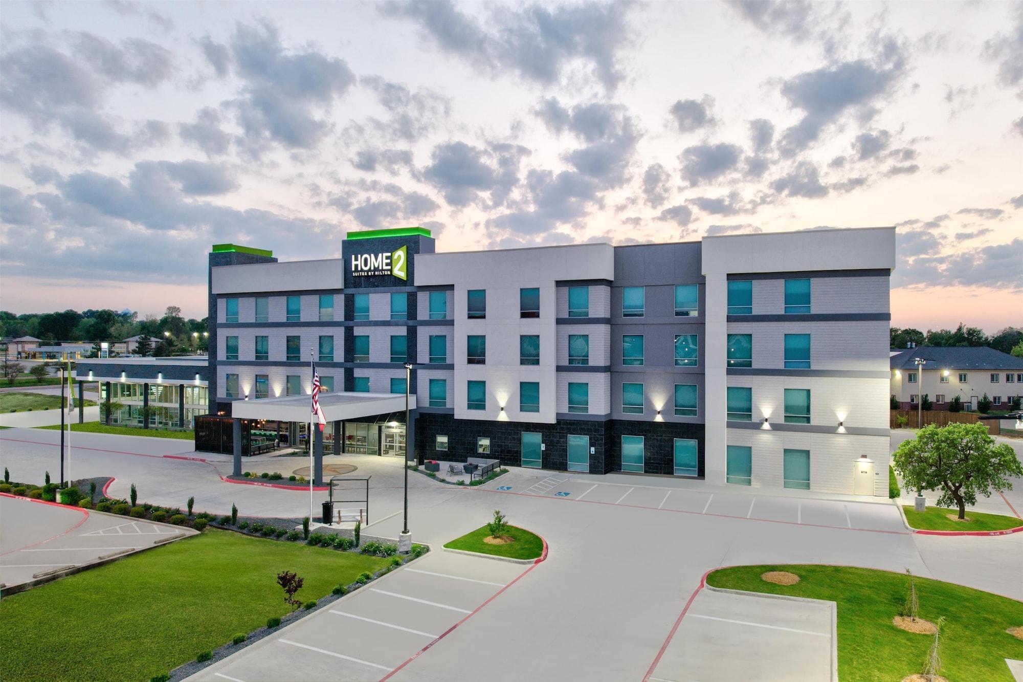 Vista Exterior Home2 Suites by Hilton Paris