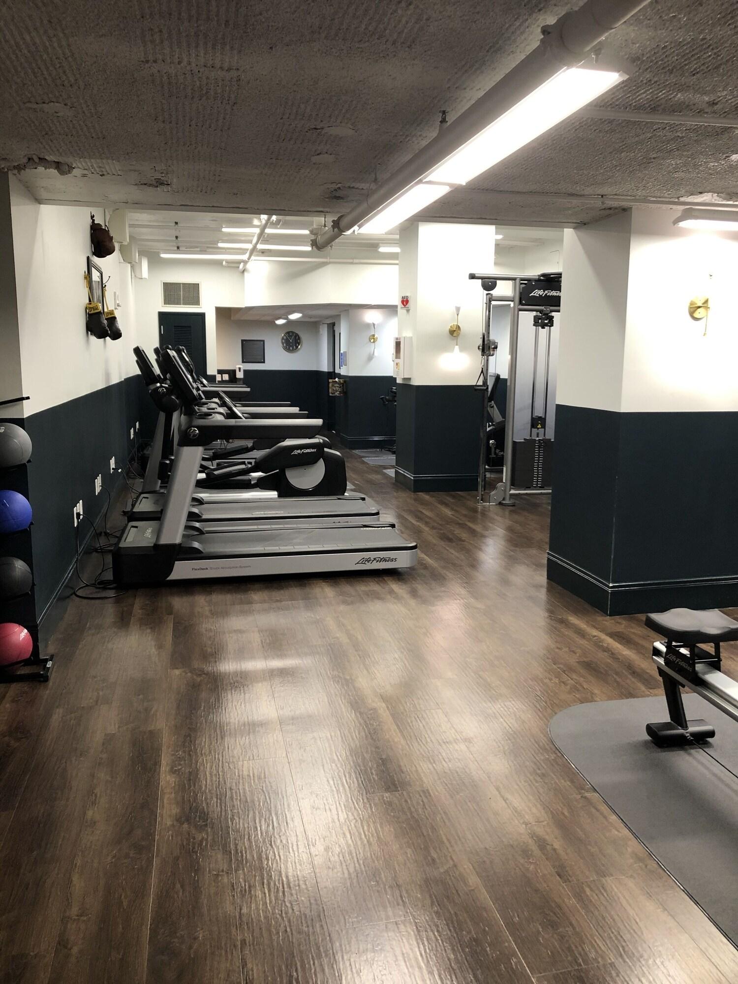 Gimnasio The Candler Hotel Atlanta, Curio Collection by Hilton