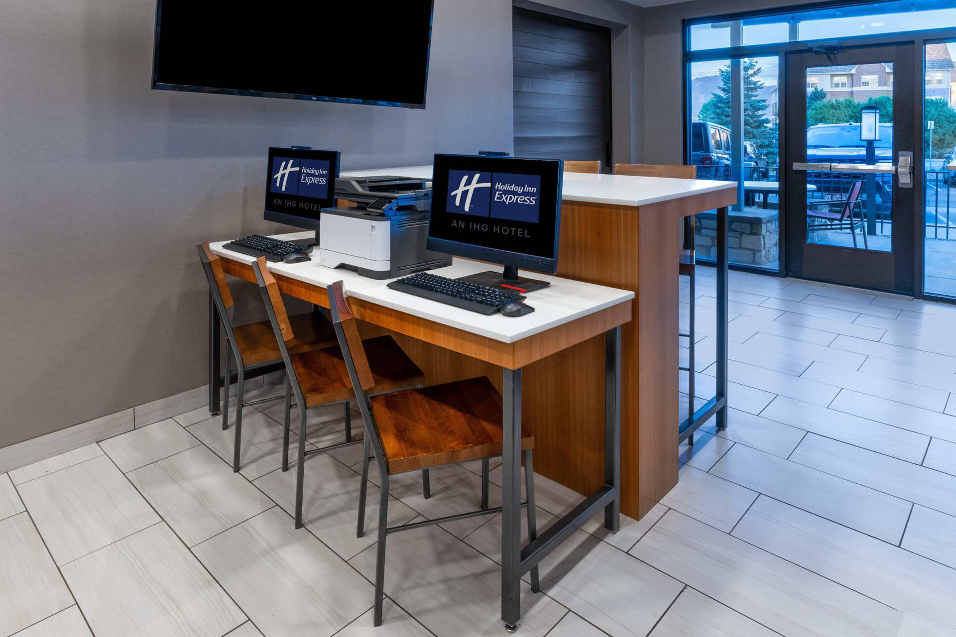 Vista Exterior Holiday Inn Express & Suites Colorado Springs AFA Northgate by IHG