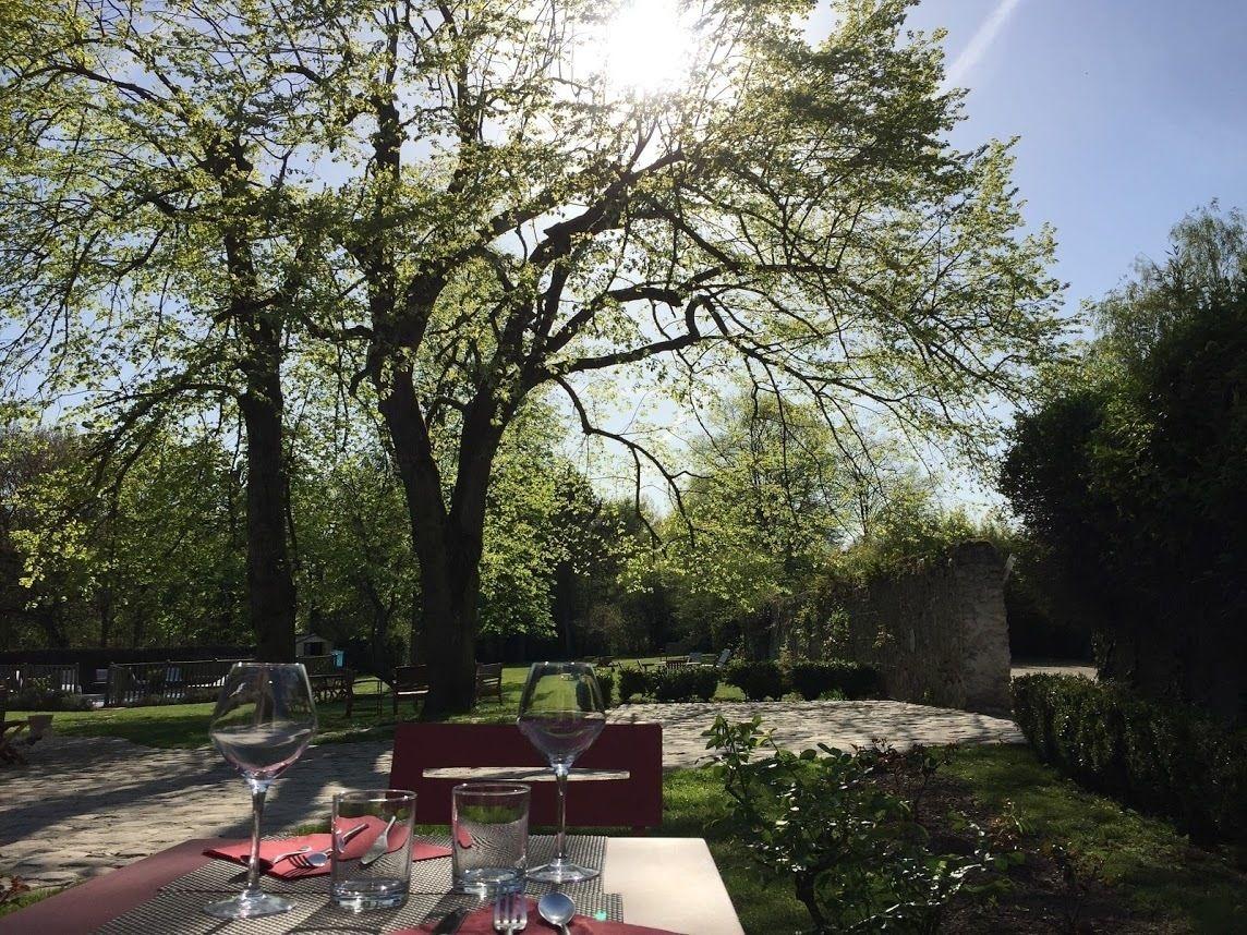 Bar/Salón Hotel***Aunette Cottage Senlis
