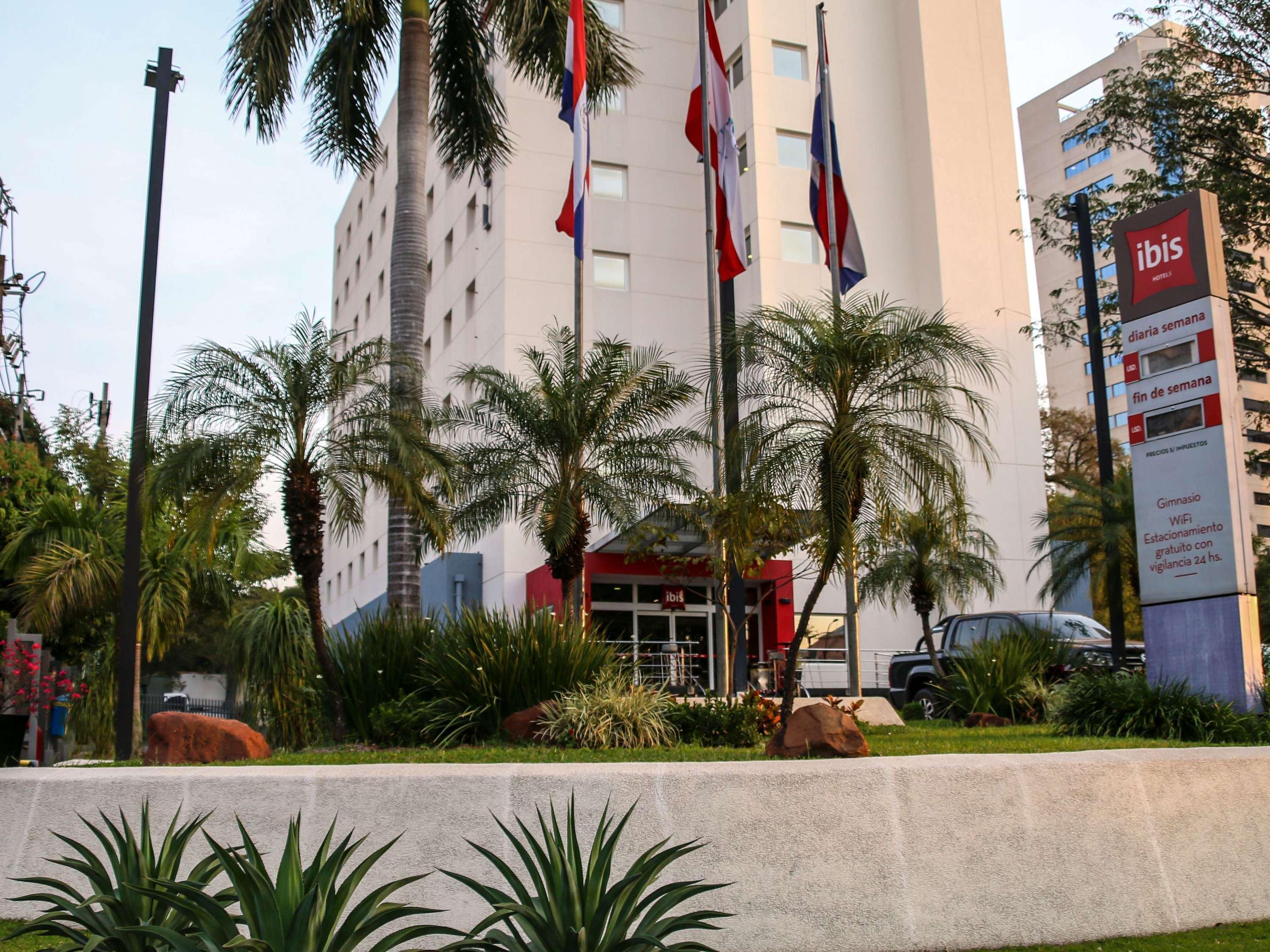 Vista Exterior Ibis Asuncion