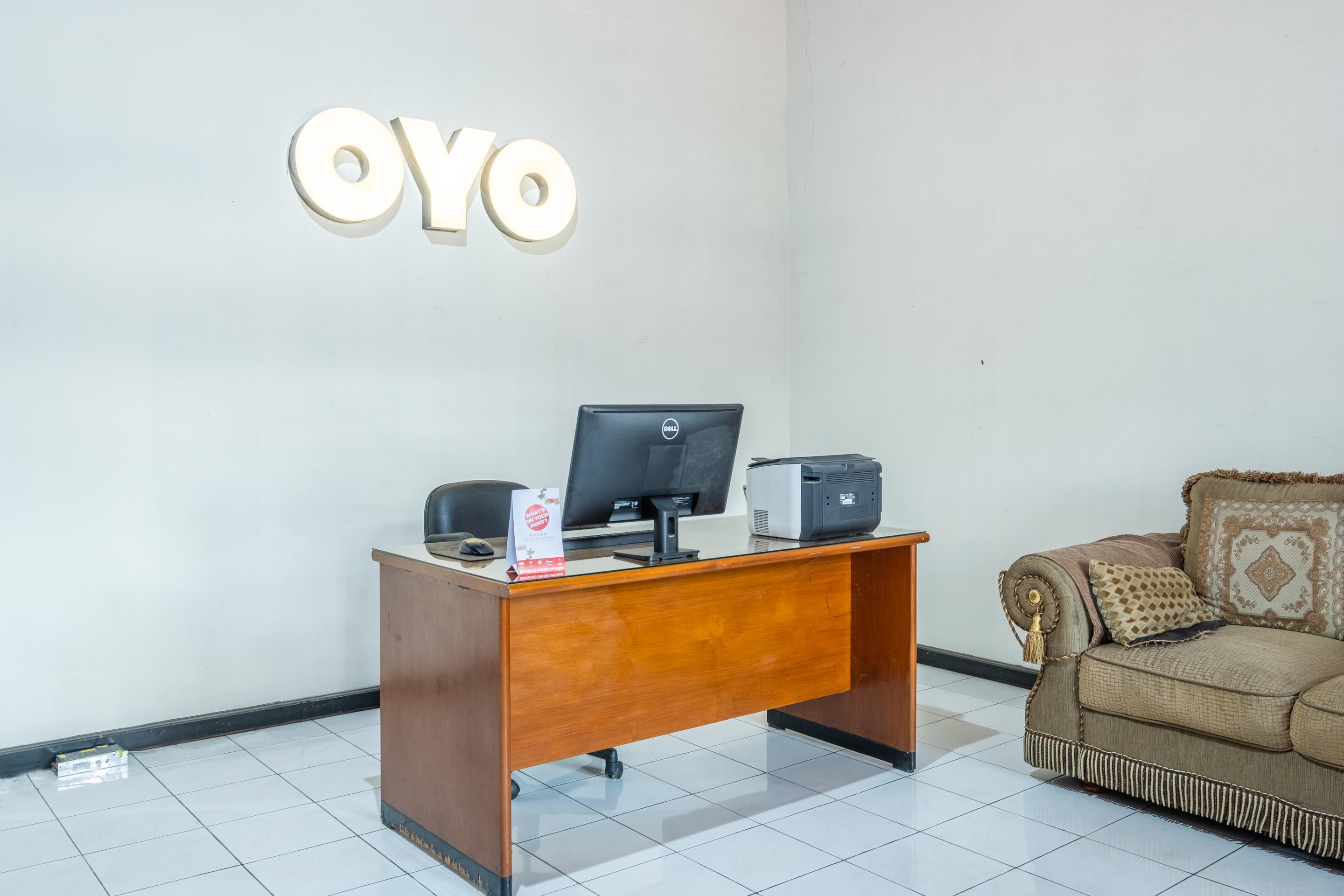 Vista Lobby OYO Collection O 1032 Rahayu Residence Syariah
