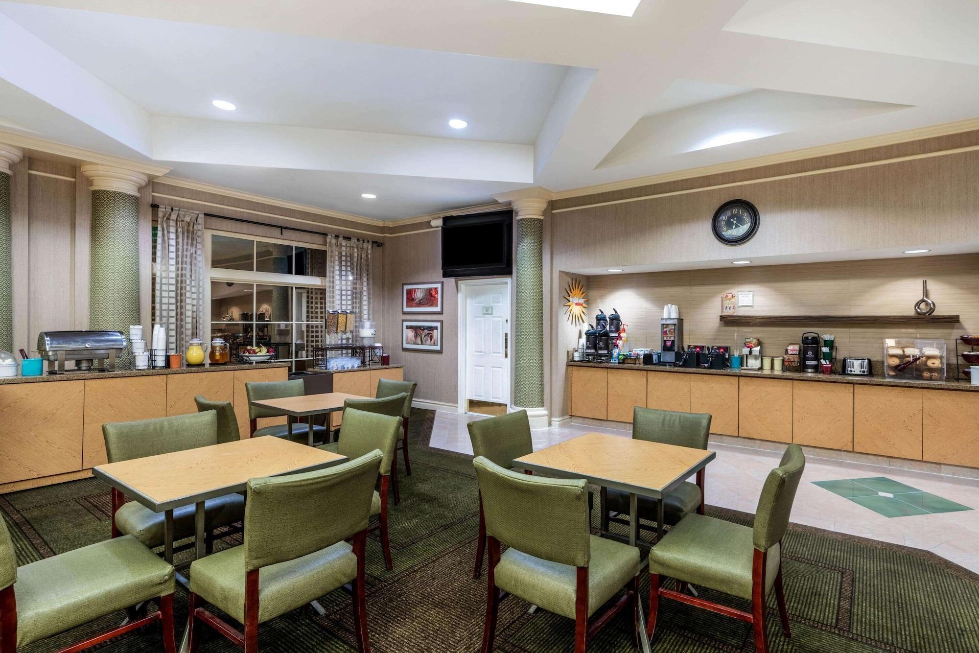 Restaurant La Quinta Inn & Suites by Wyndham Phoenix West Peoria