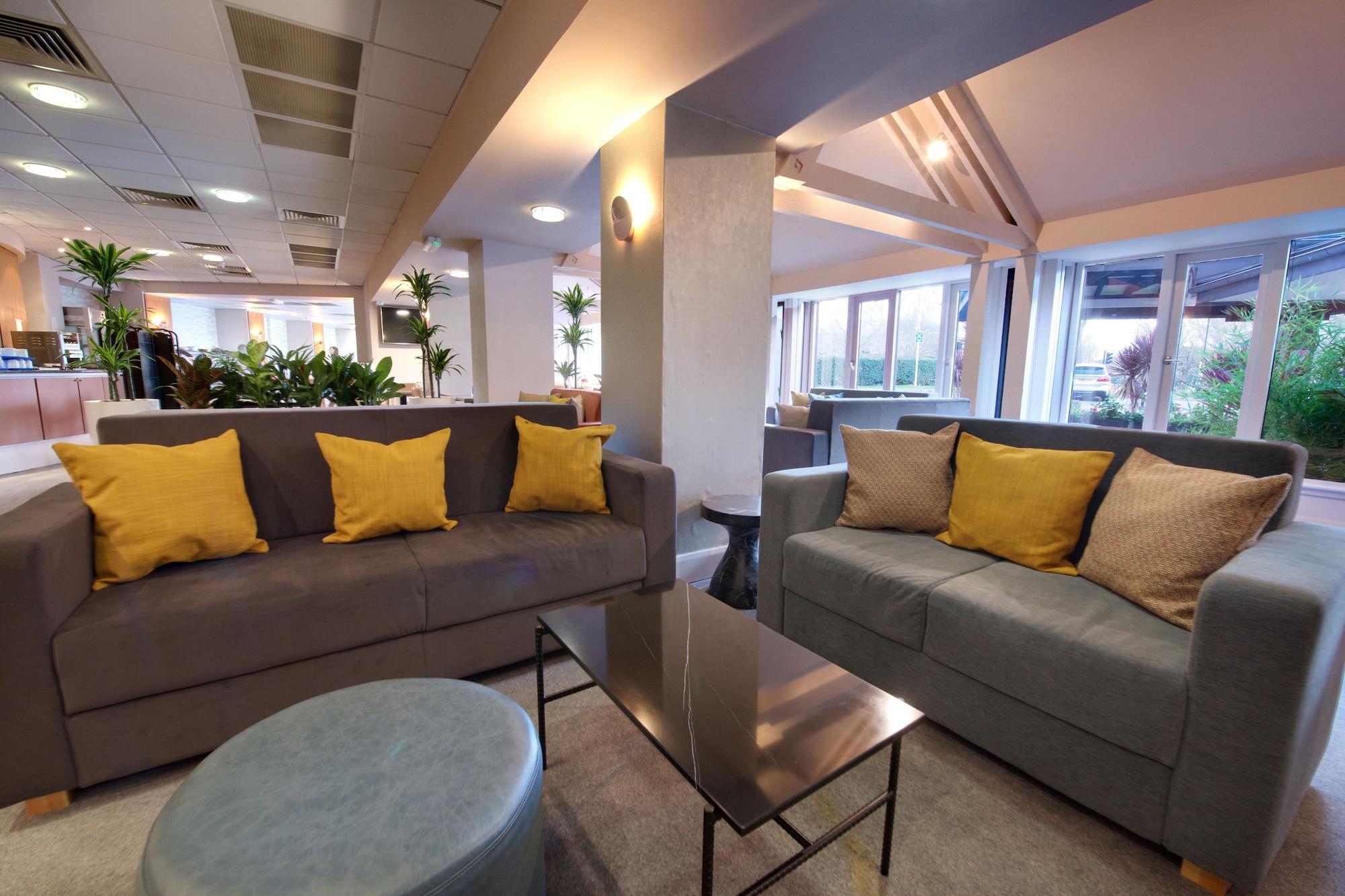 Bar/Salón Waterloo Hub Hotel & Suites