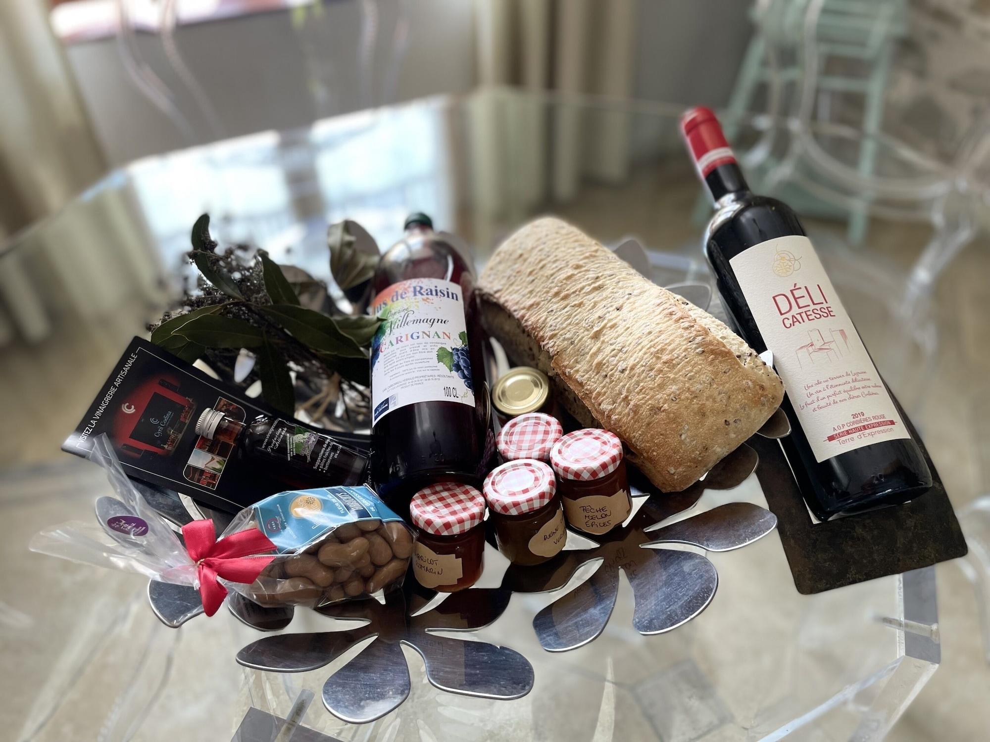 Restaurant Le Domaine de La Tuilerie - Gîte de Charme en Bord de Rivière Avec Piscine