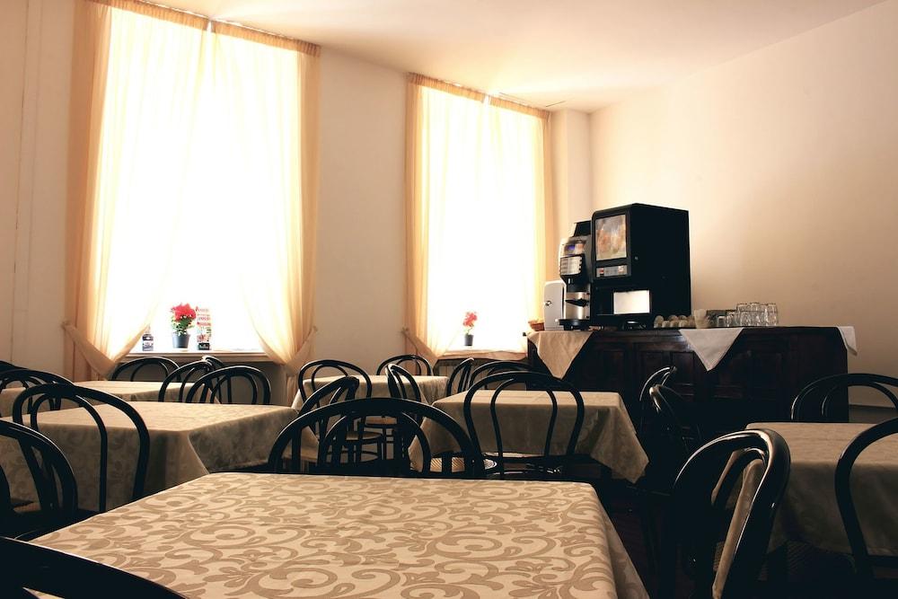 Bar/Salón Hotel Esperanza