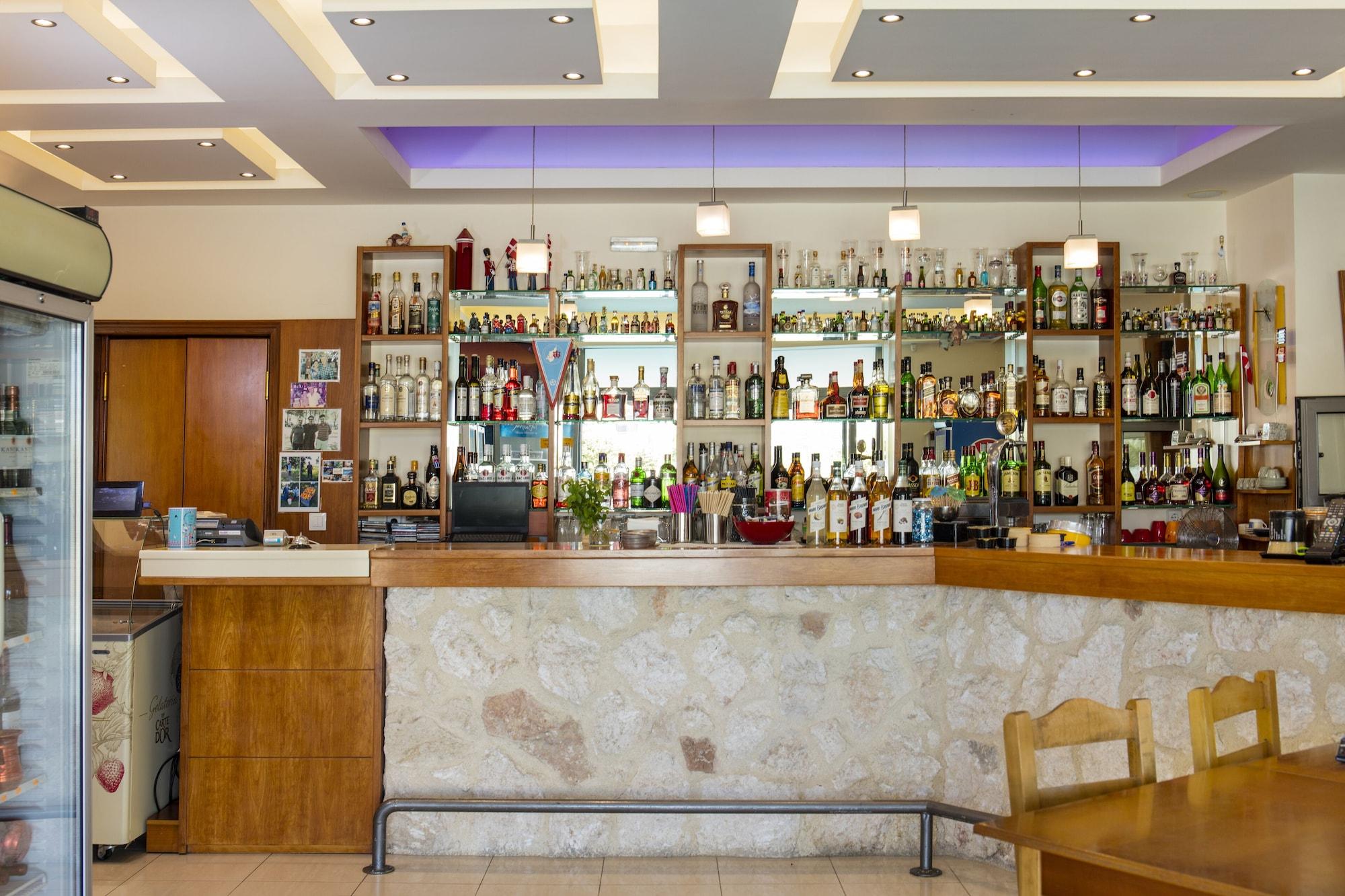 Bar/Salón Ilyssion Holidays Hotel