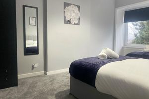 Renta Vacacional - Immaculate 3-bed Apartment in Glasgow Close to M8