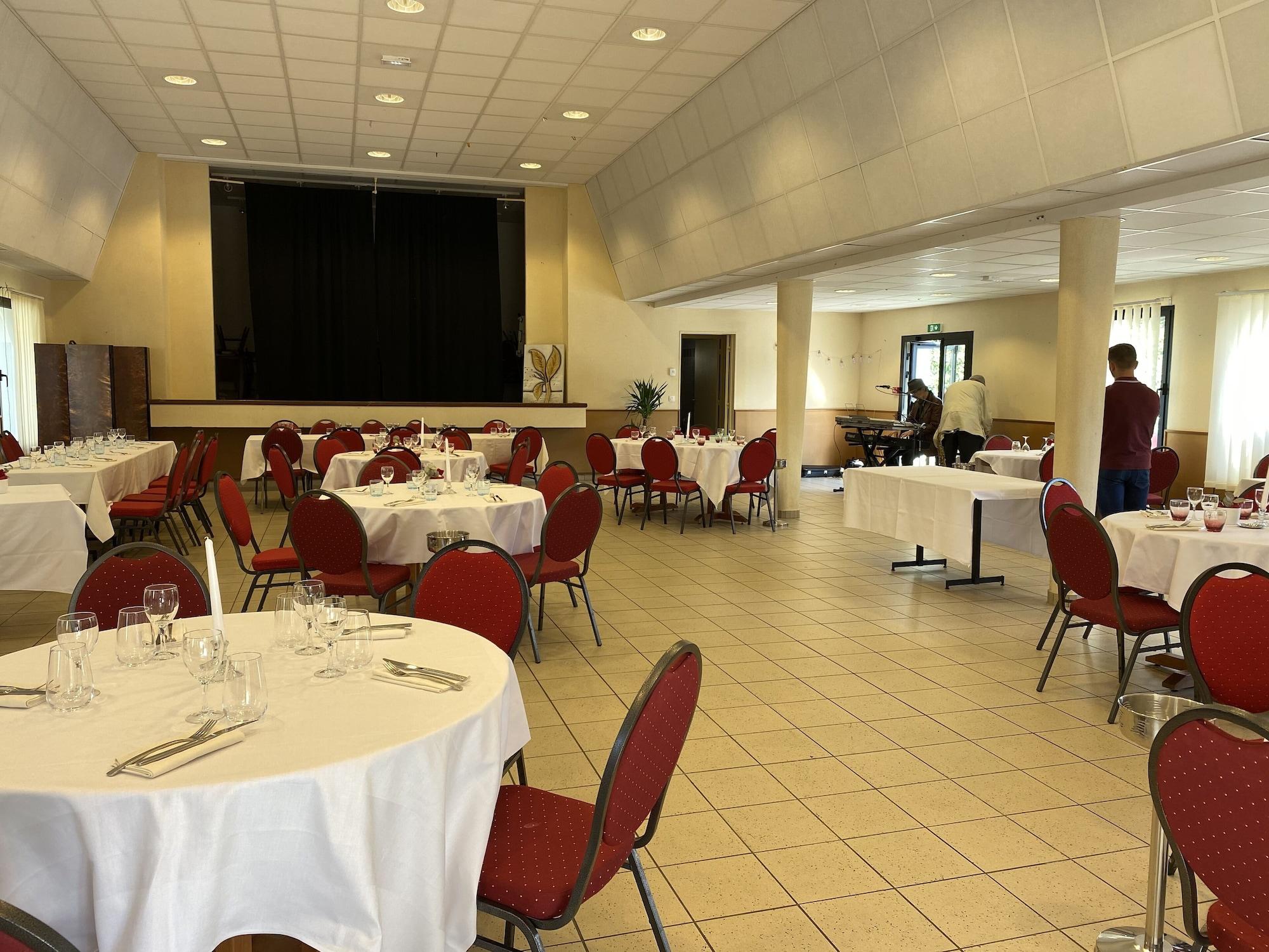 Vista Lobby Le Tosny