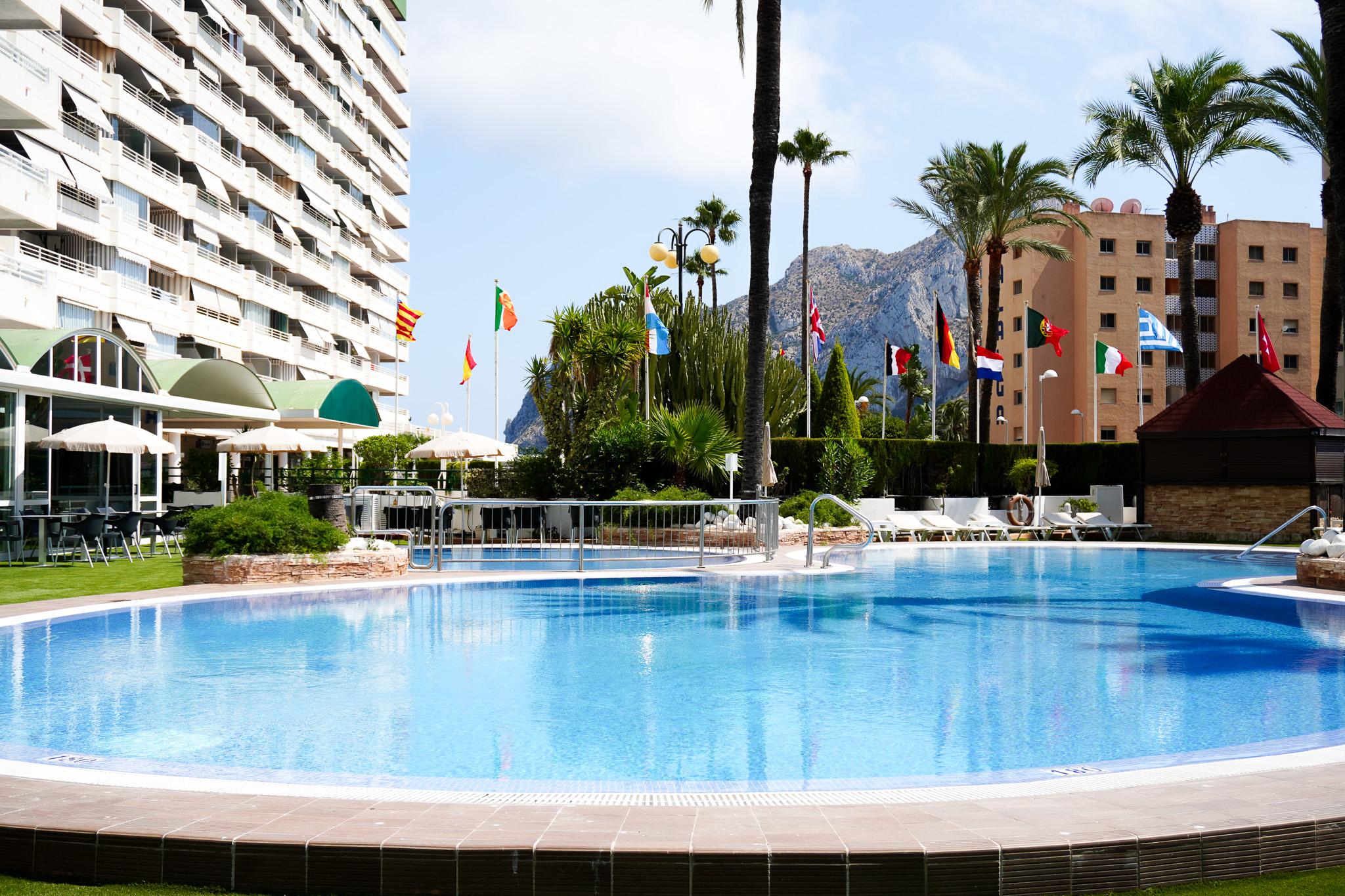 Vista Piscina Hotel AR Roca Esmeralda & Spa