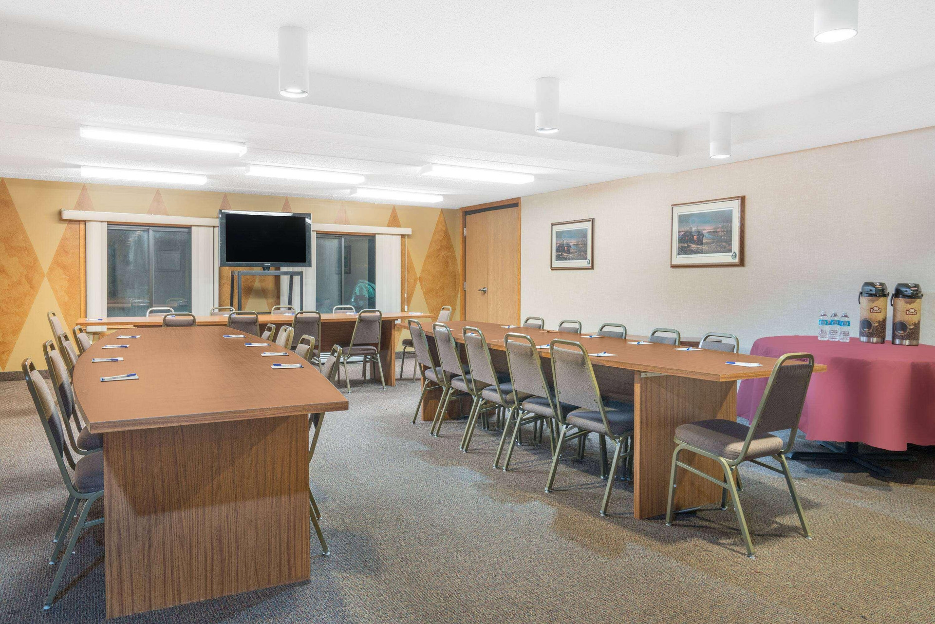 Centro de Negocios Baymont by Wyndham Kasson Rochester Area
