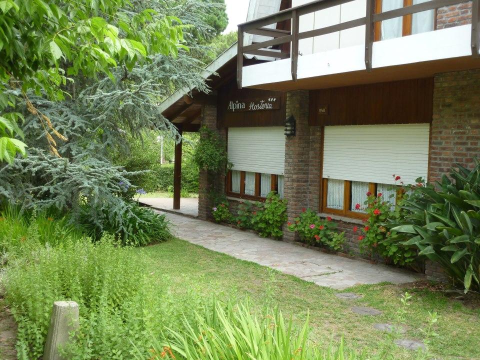 Vista Exterior Alpina Hosteria