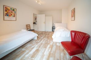 Arriendo temporal - 8 min metro to Marienplatz 120 m² Schwabing - 3 BR - 2.5 bath - private parking
