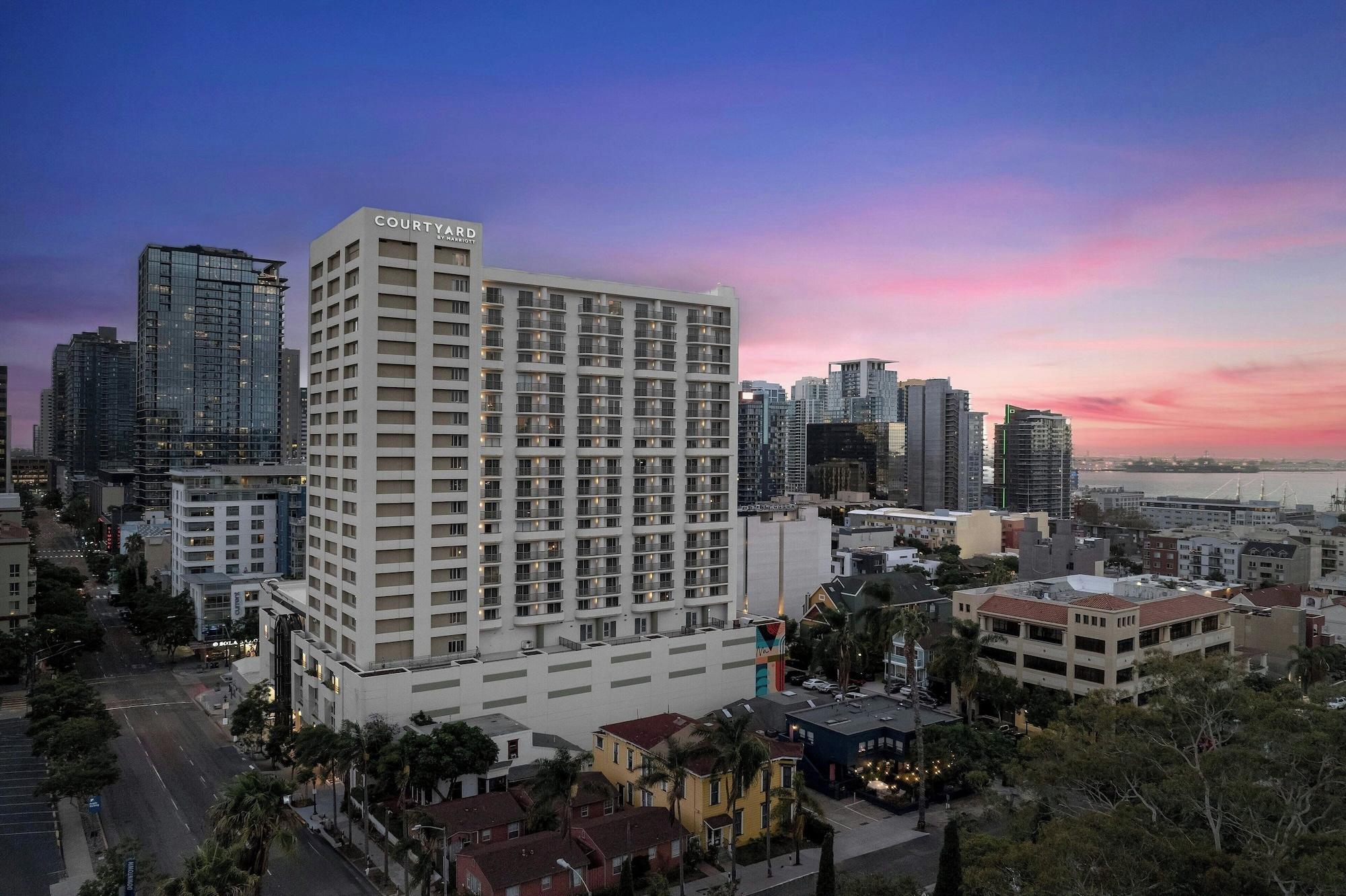 Vista Exterior Courtyard by Marriott San Diego Downtown Little Italy