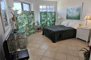 Condominios - Luxury condo on world famous Clearwater Beach, restaurants, bars, and shops.