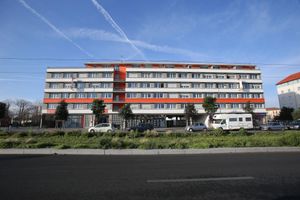 Alojamiento - Adonis Paris Sud
