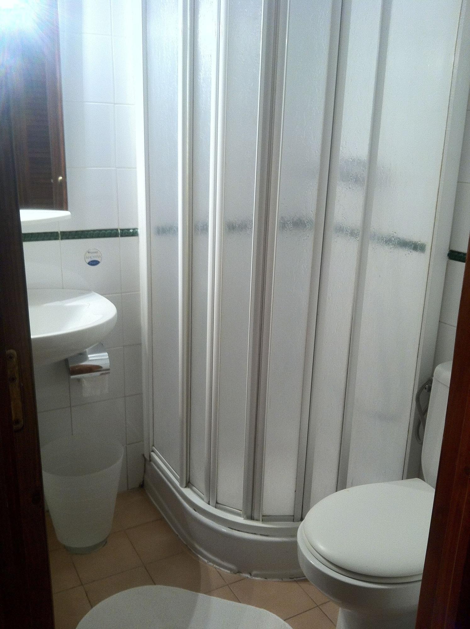 Equipamiento de Habitación Pension Atlantida