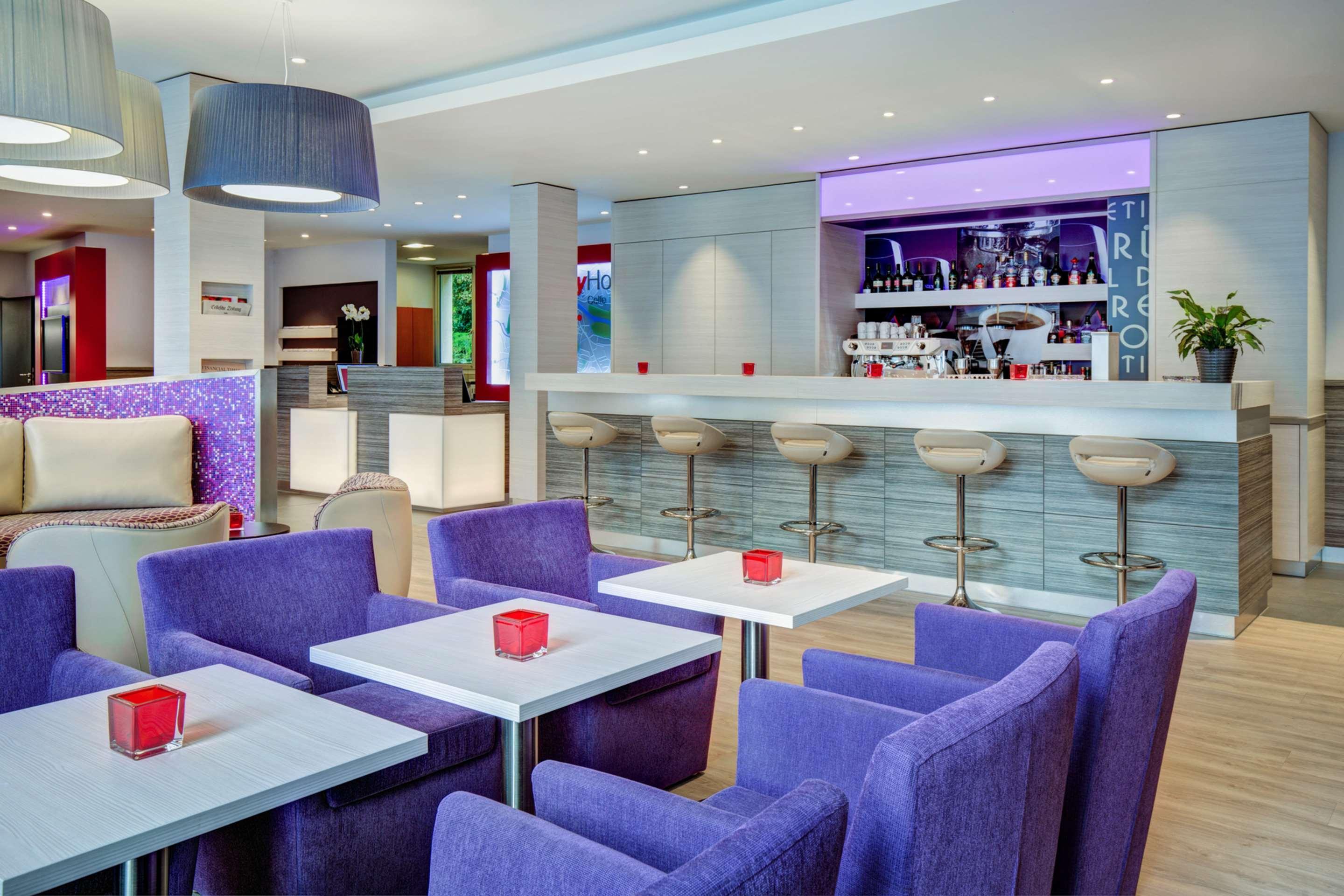 Bar/Salón IntercityHotel Celle
