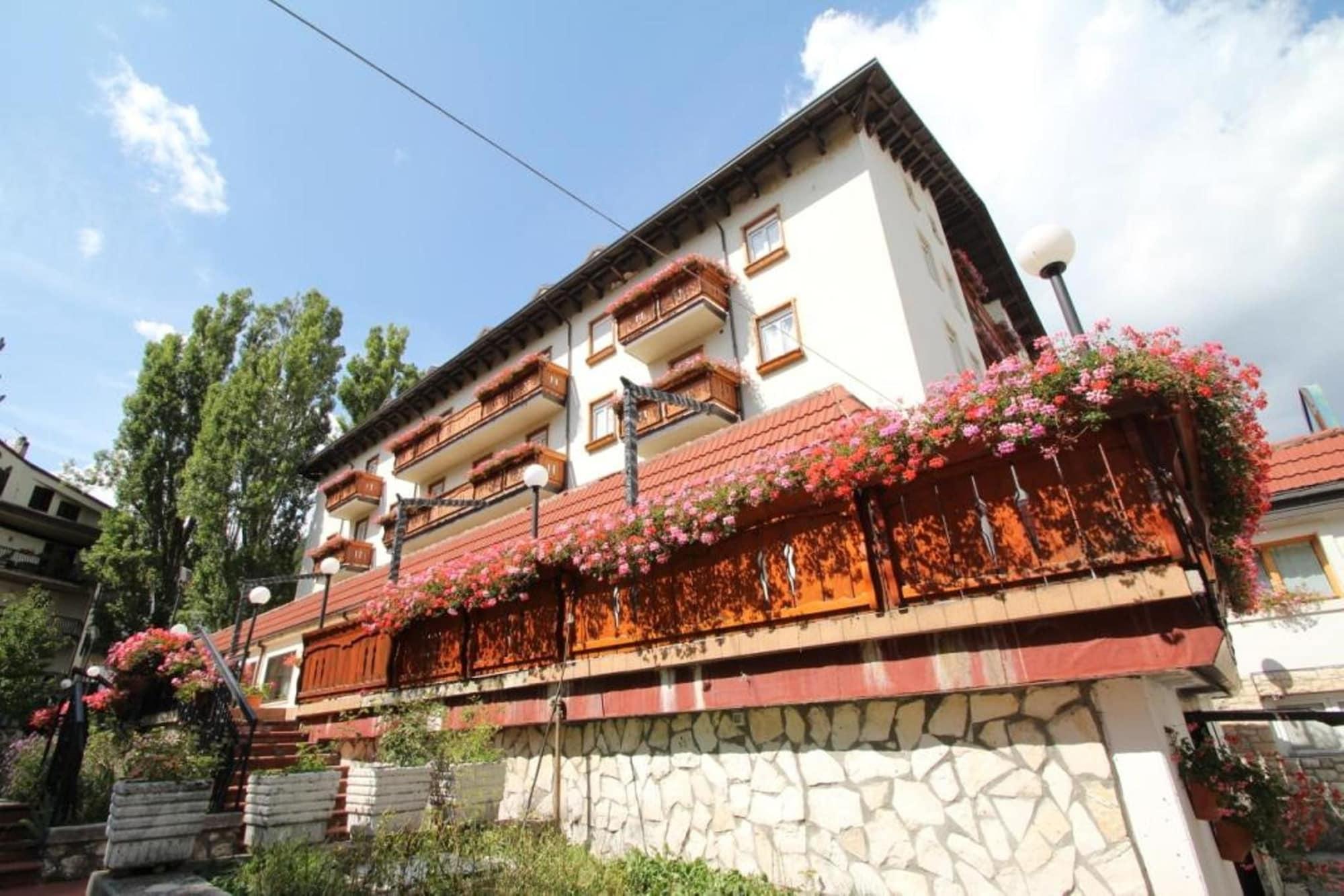 Vista Exterior Grande Albergo
