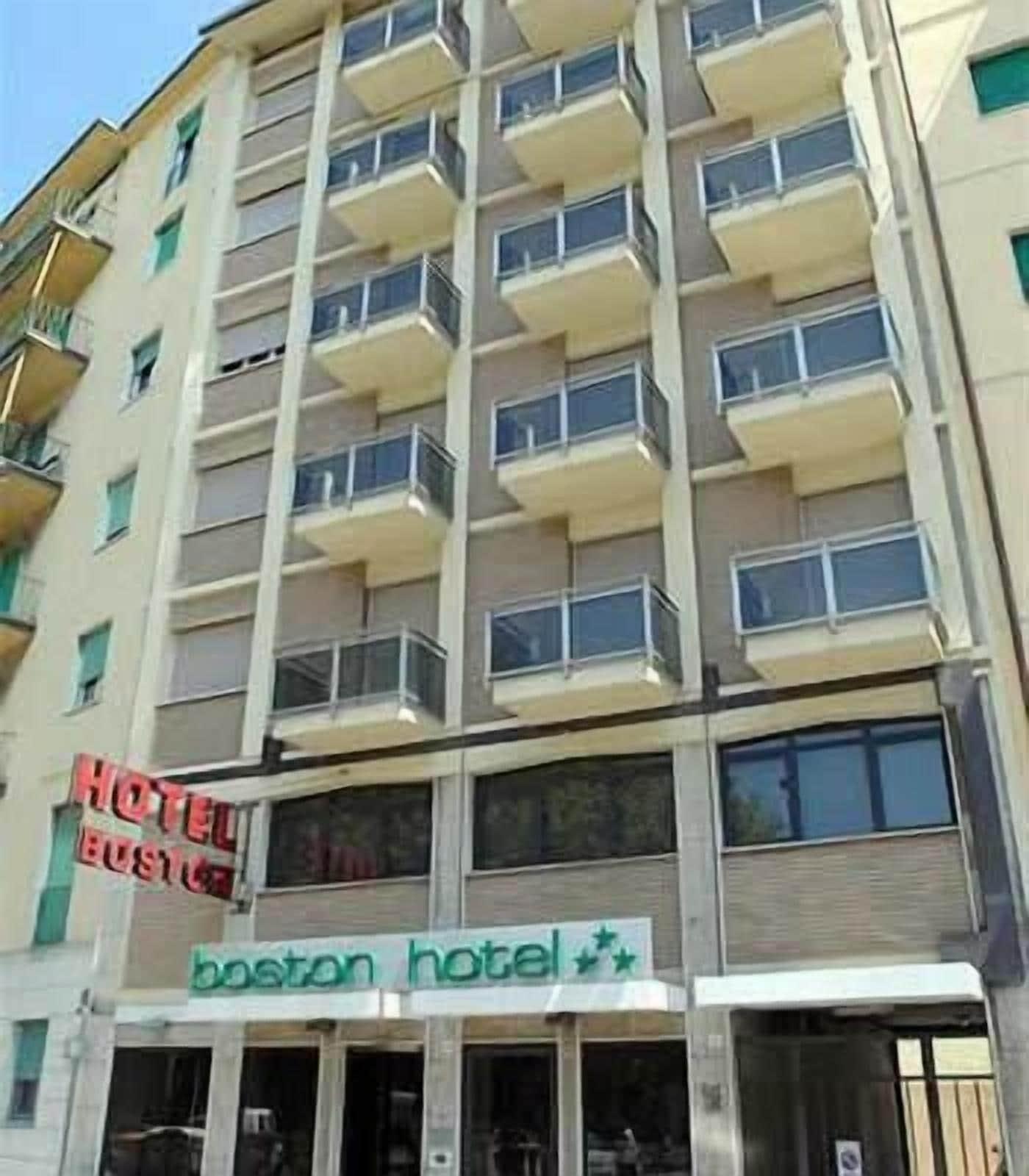 Varios Boston Hotel