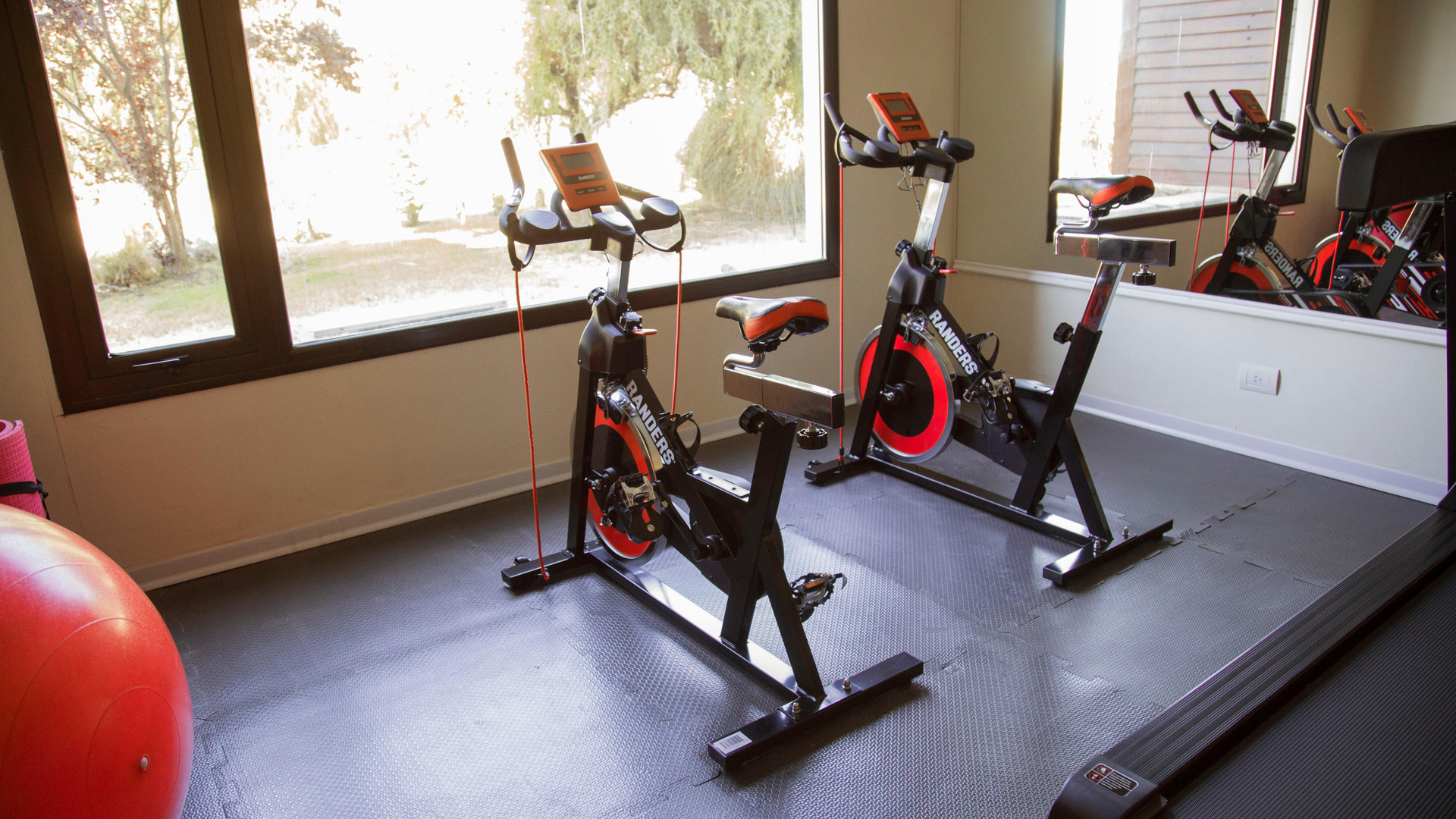 Gimnasio Xelena Hotel & Suites