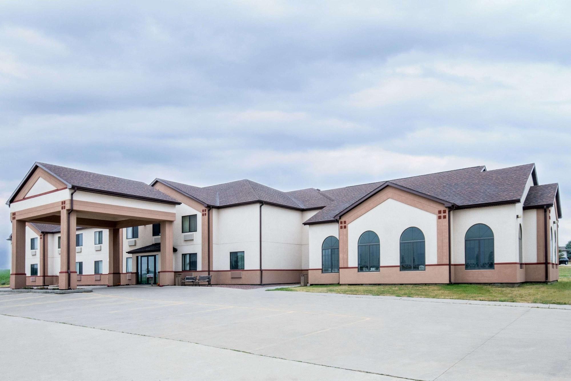 Vista Exterior Super 8 by Wyndham Sisseton
