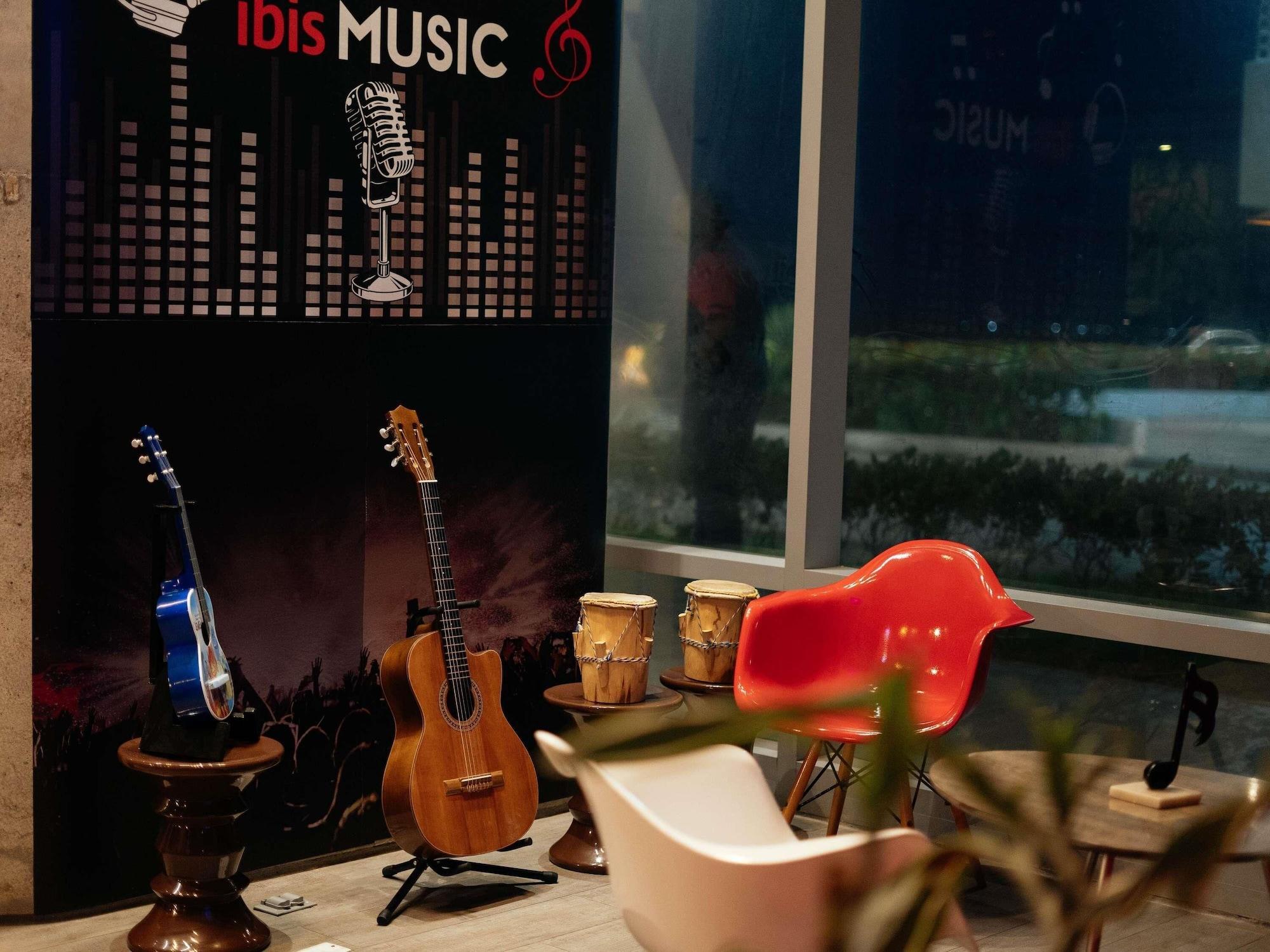 Varios ibis Cartagena Marbella