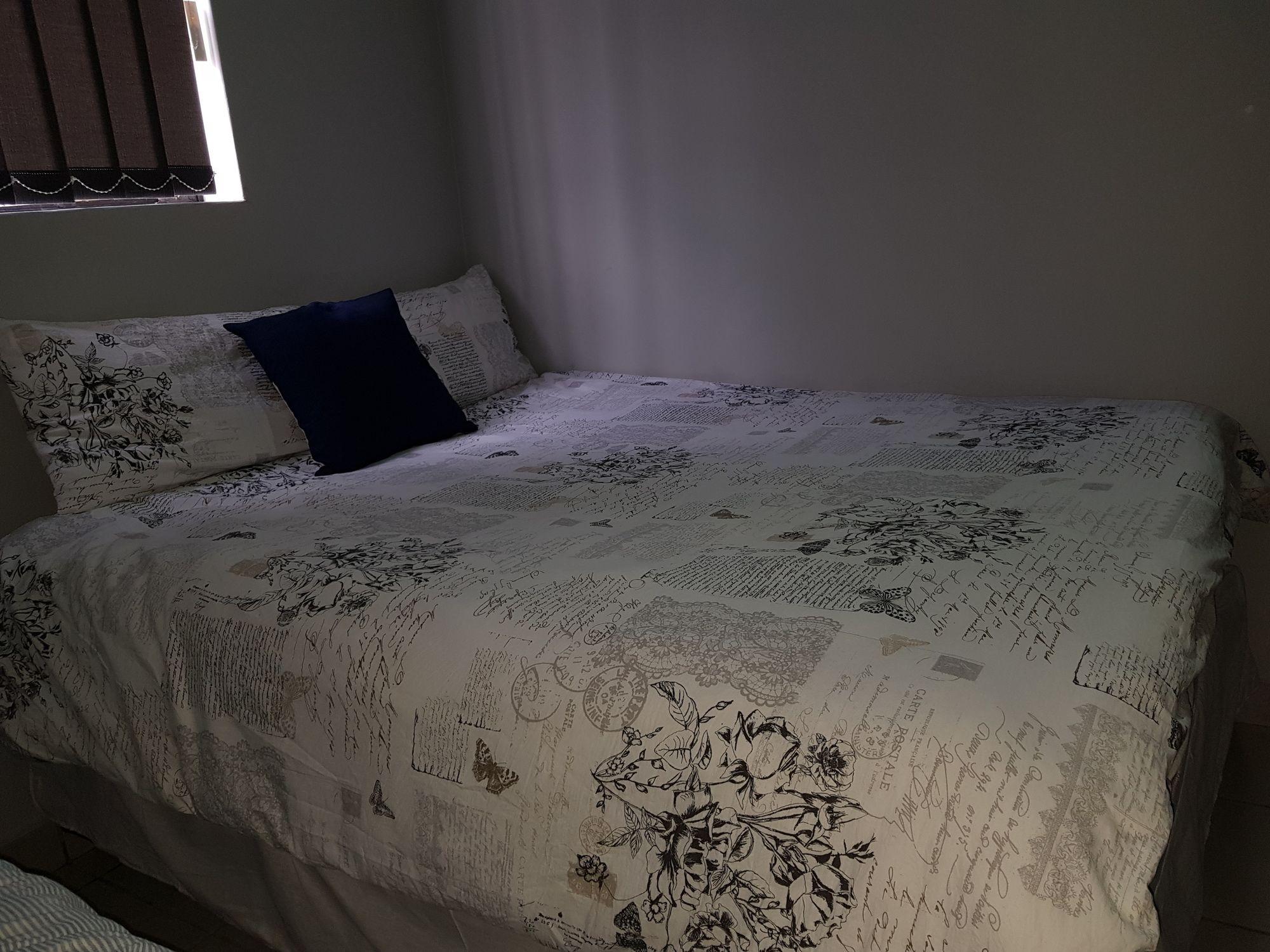 Varios Brownstone Backpackers