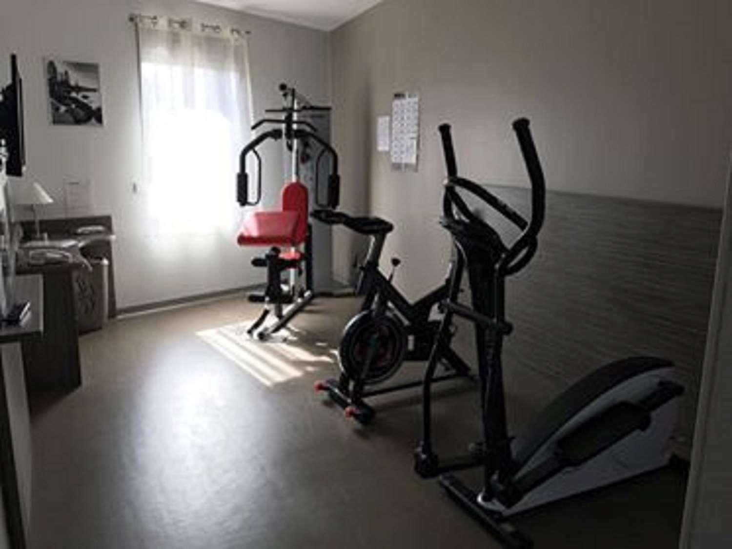 Gimnasio Kyriad Saint Chely d'Apcher - Aire de la Lozère