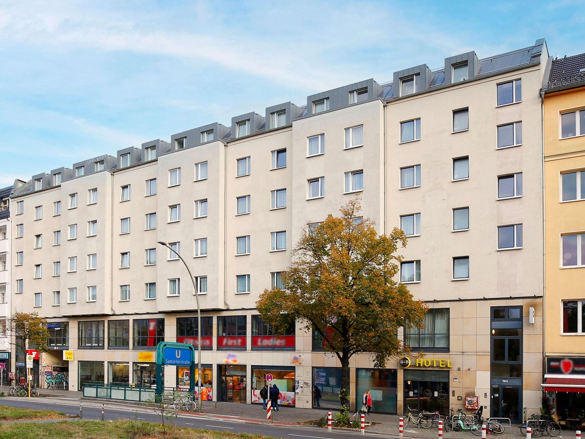 Varios B&B Hotel Berlin City-Ost